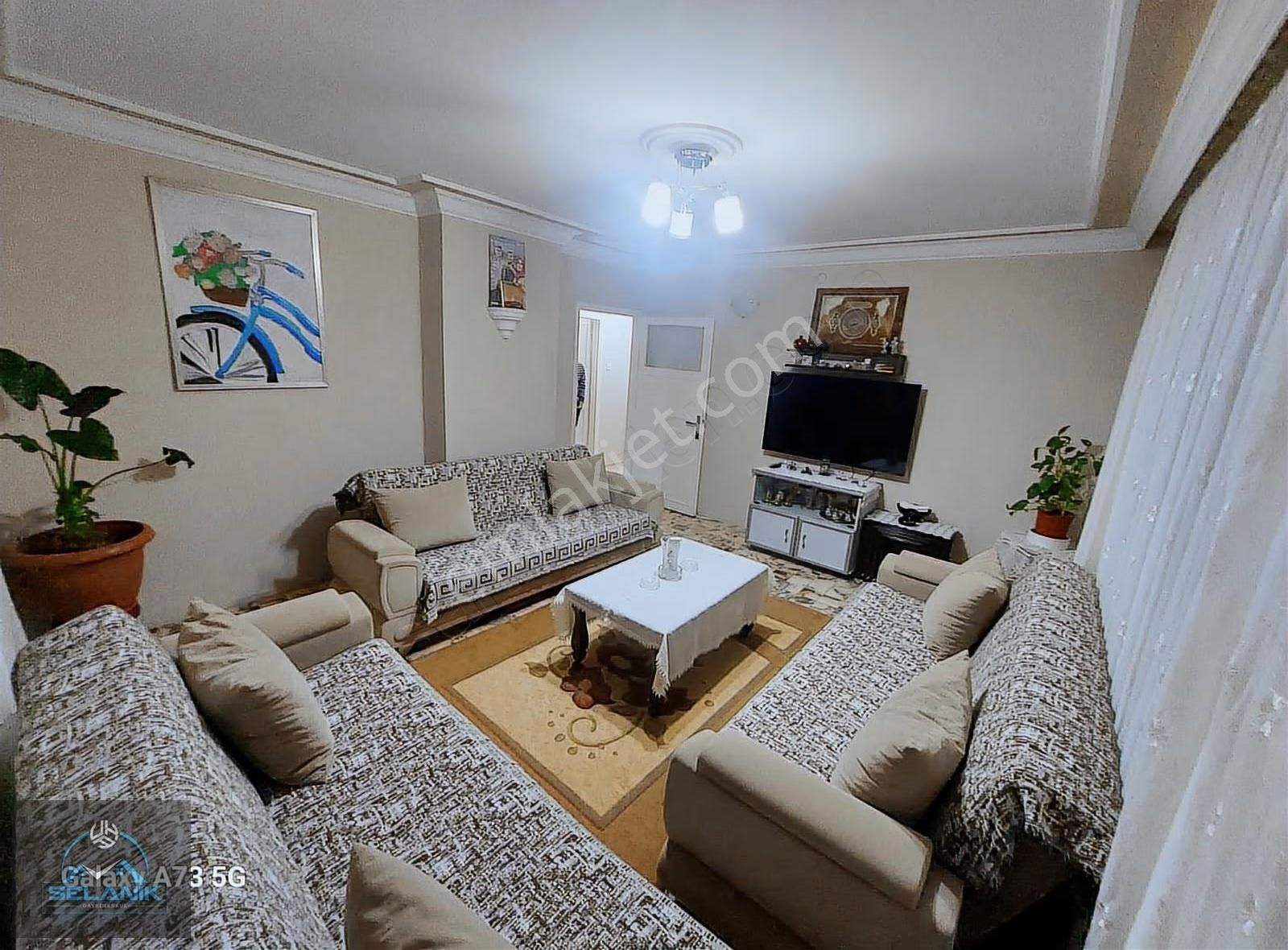 Selanikten Mithatpaşa'da 3+1 Kapalı Mutfaklı Oldukça Geniş Daire - Görsel 13