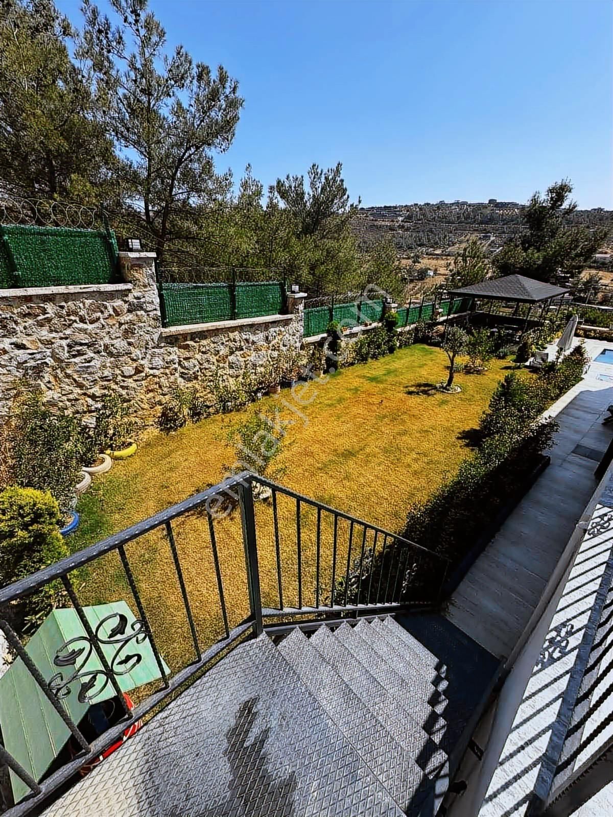 Buca Belenbaşı Havuzlu Villa 556 M2 Tek Tapulu - Görsel 32