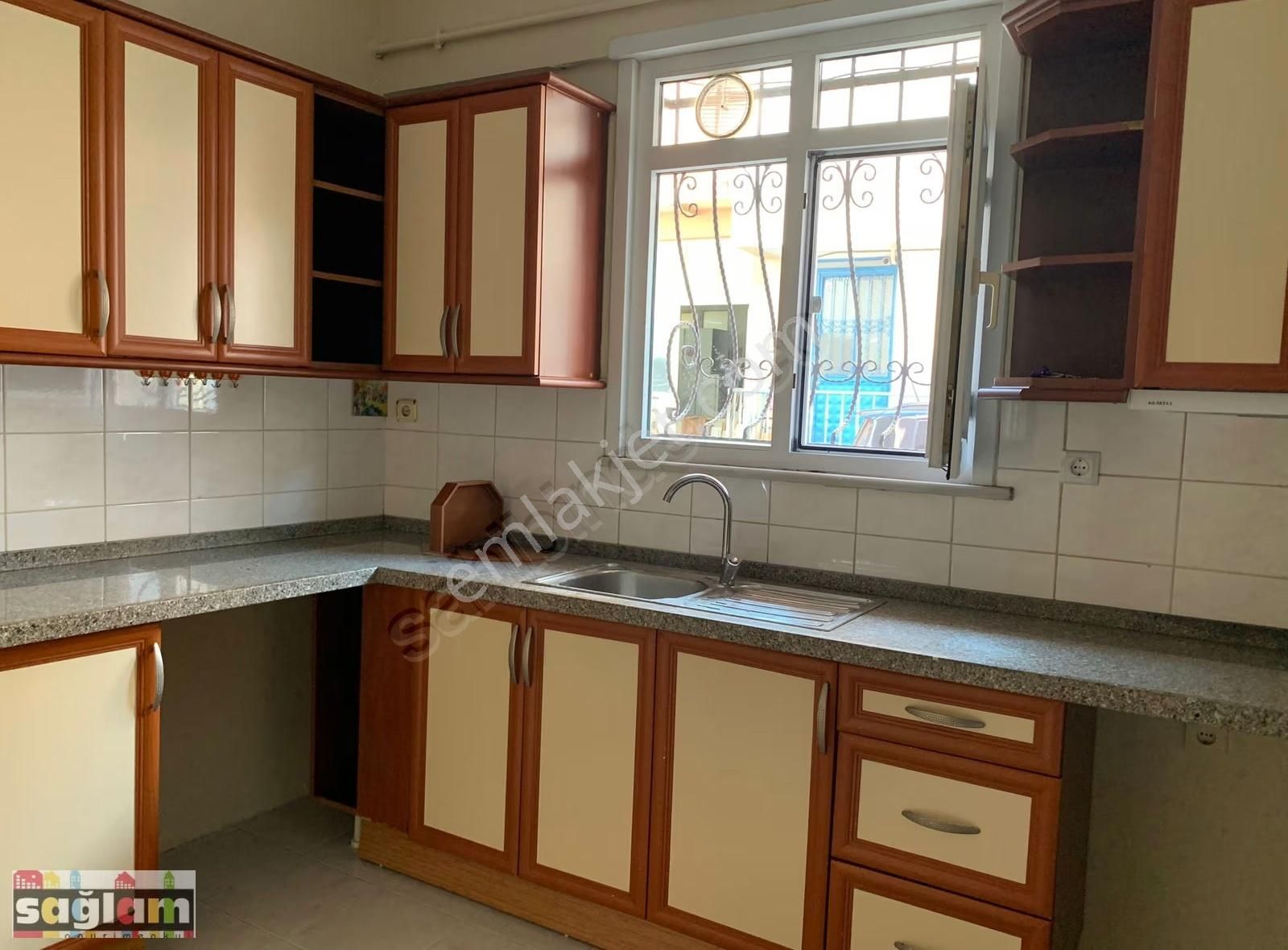 Metroya Yürüme Mesafesinde Ferah Kiralık Daire