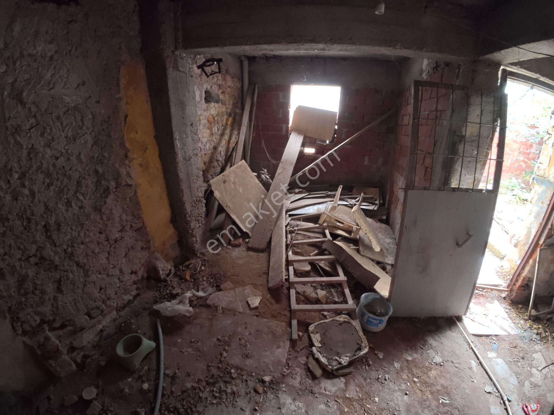 Merkezde Satılık Tarihi Dokuya Sahip Rum Evi + Dükkân - Görsel 29