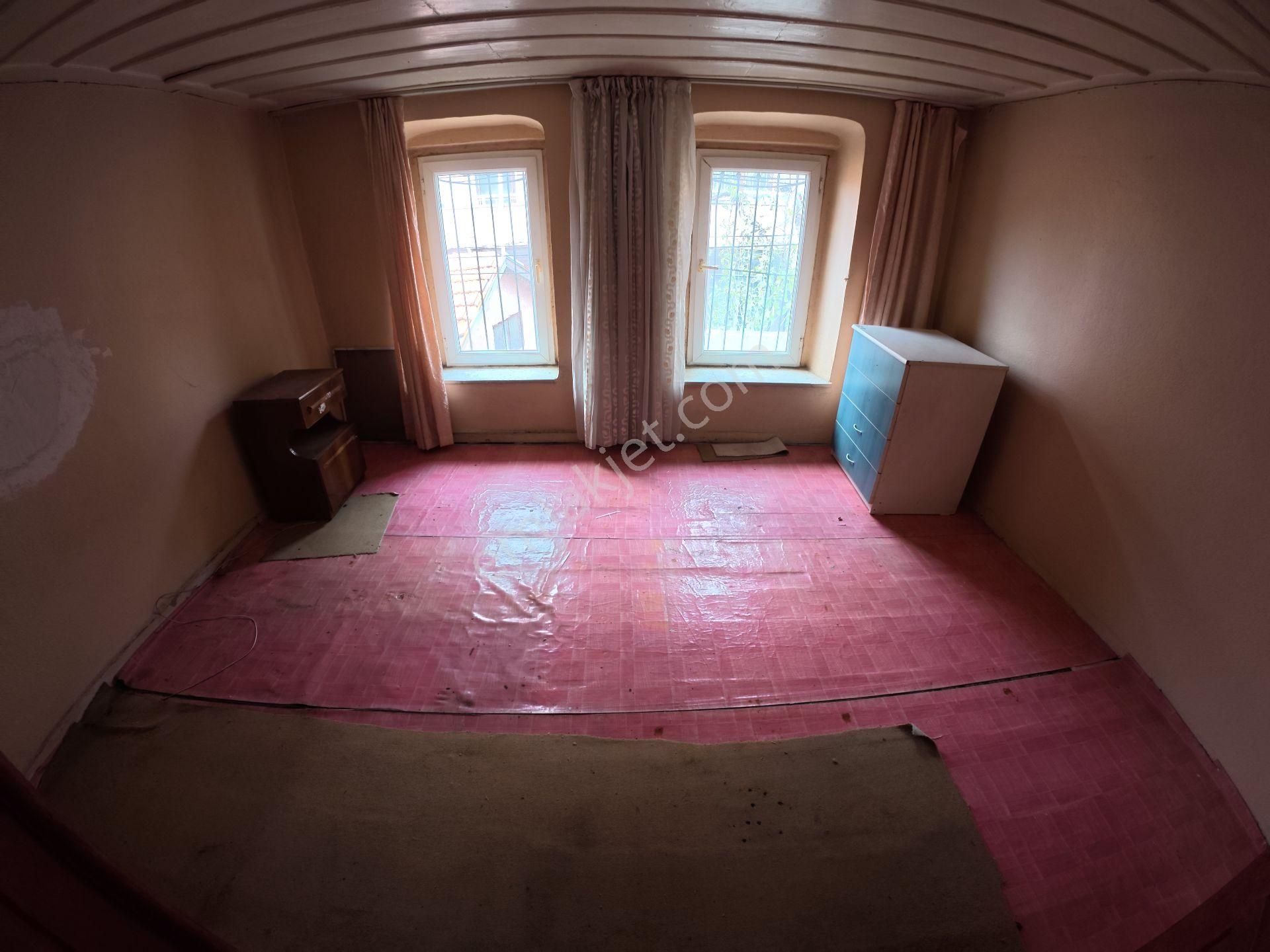 Merkezde Satılık Tarihi Dokuya Sahip Rum Evi + Dükkân - Görsel 4