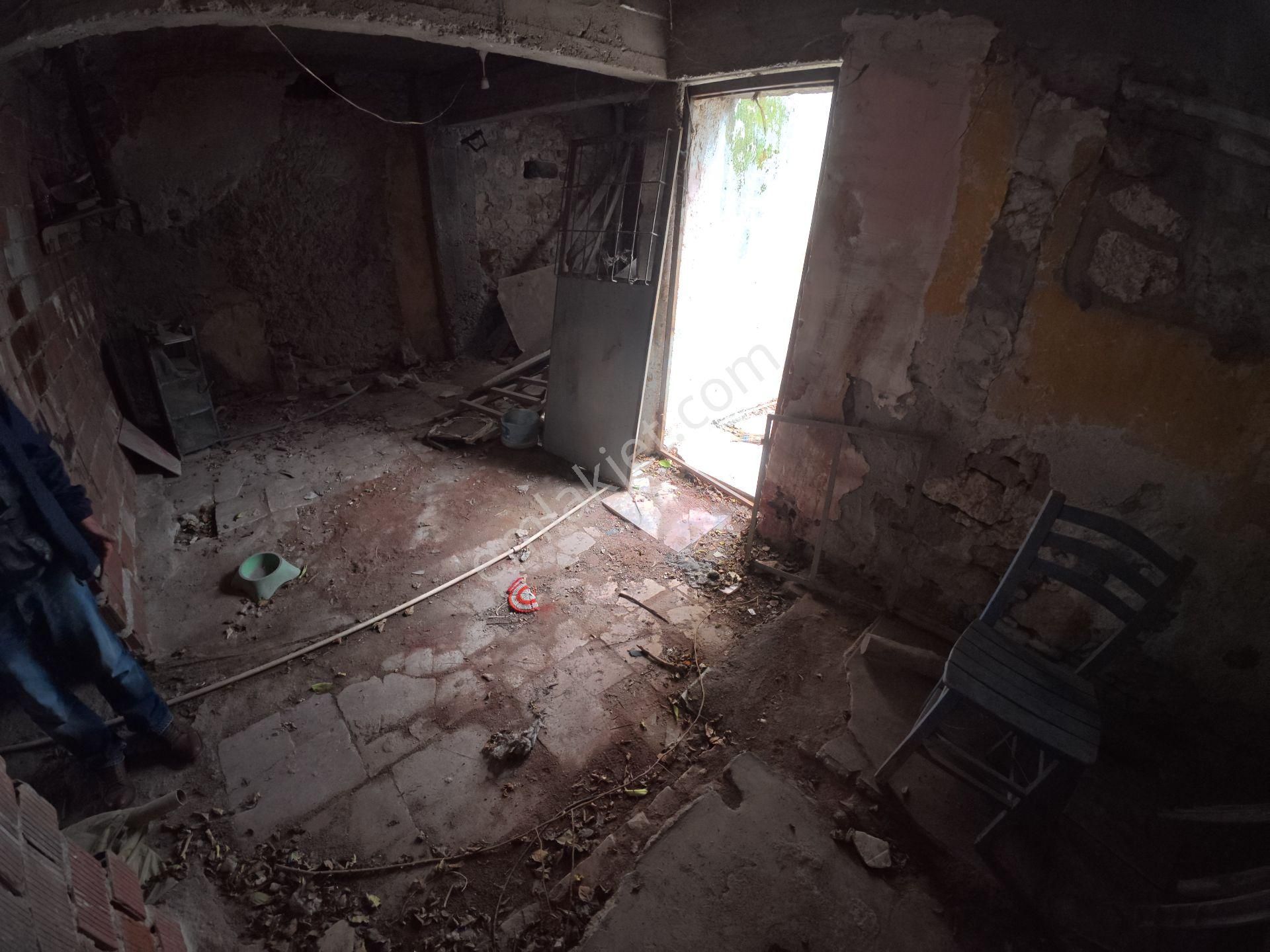 Merkezde Satılık Tarihi Dokuya Sahip Rum Evi + Dükkân - Görsel 28