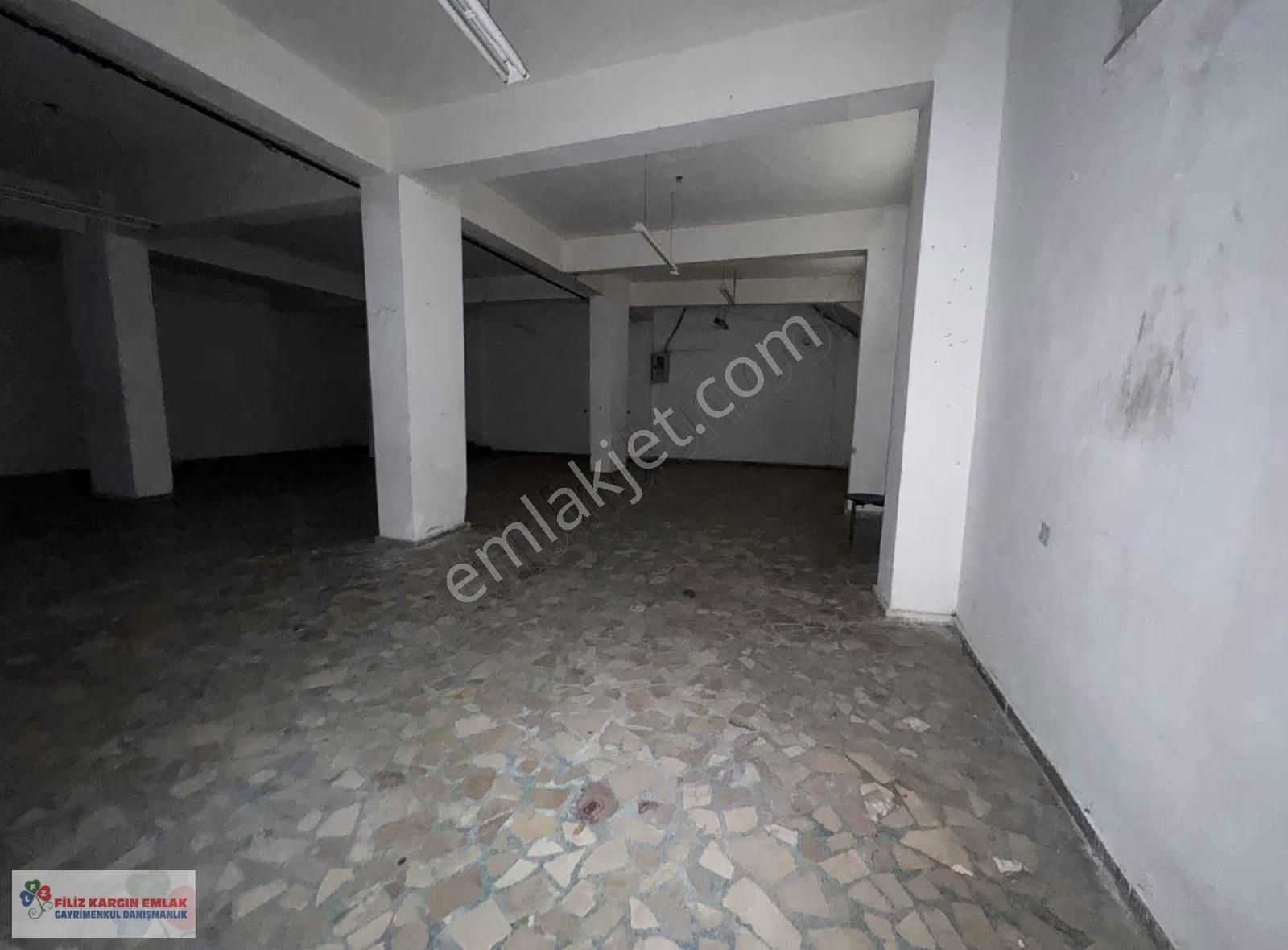 Filiz Emlaktan Bağcılar Sancaktepe Mah. 200m2 Kiralık Dükkan - Görsel 2