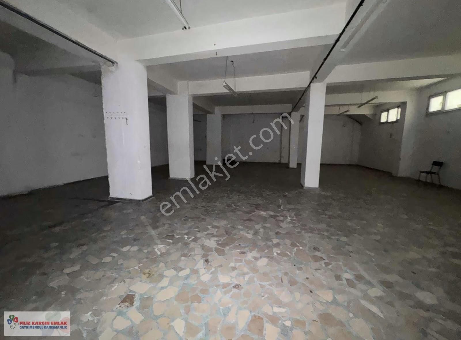 Filiz Emlaktan Bağcılar Sancaktepe Mah. 200m2 Kiralık Dükkan