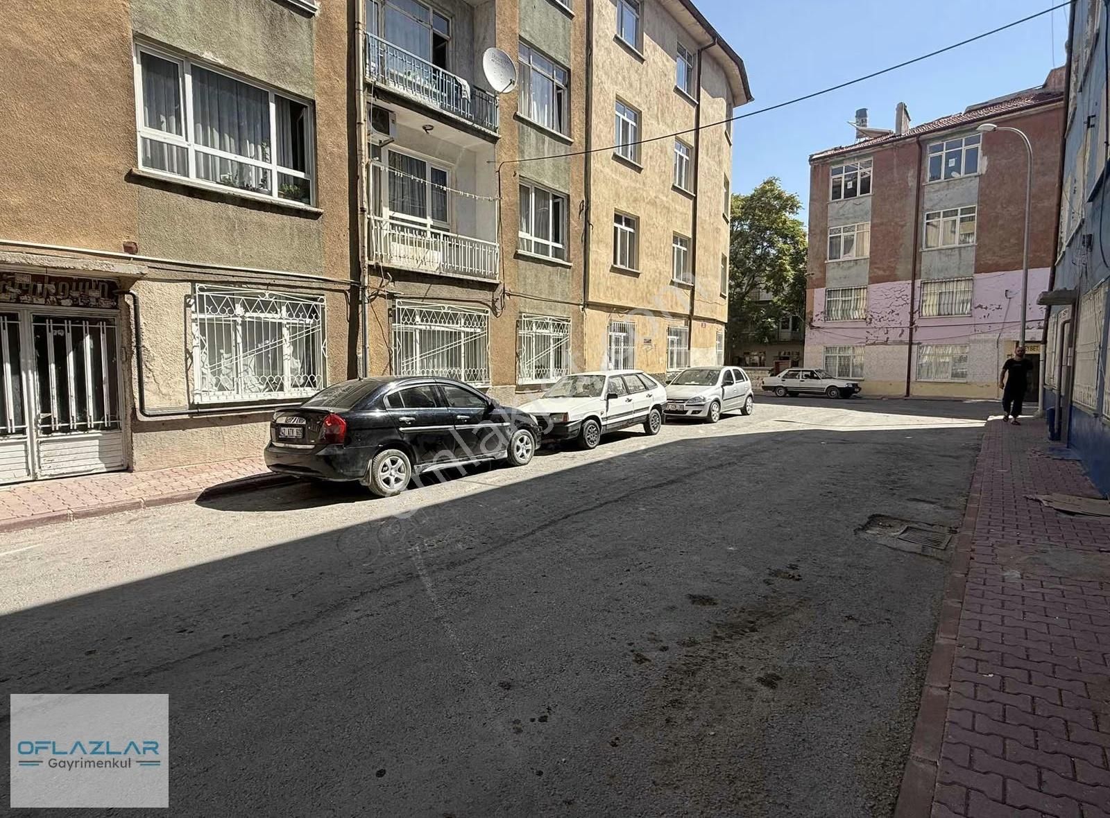 Oflazlar'dan Nakipoğlu Mahallesinde 4+1 Ara Kat Bakımlı Daire - Görsel 29