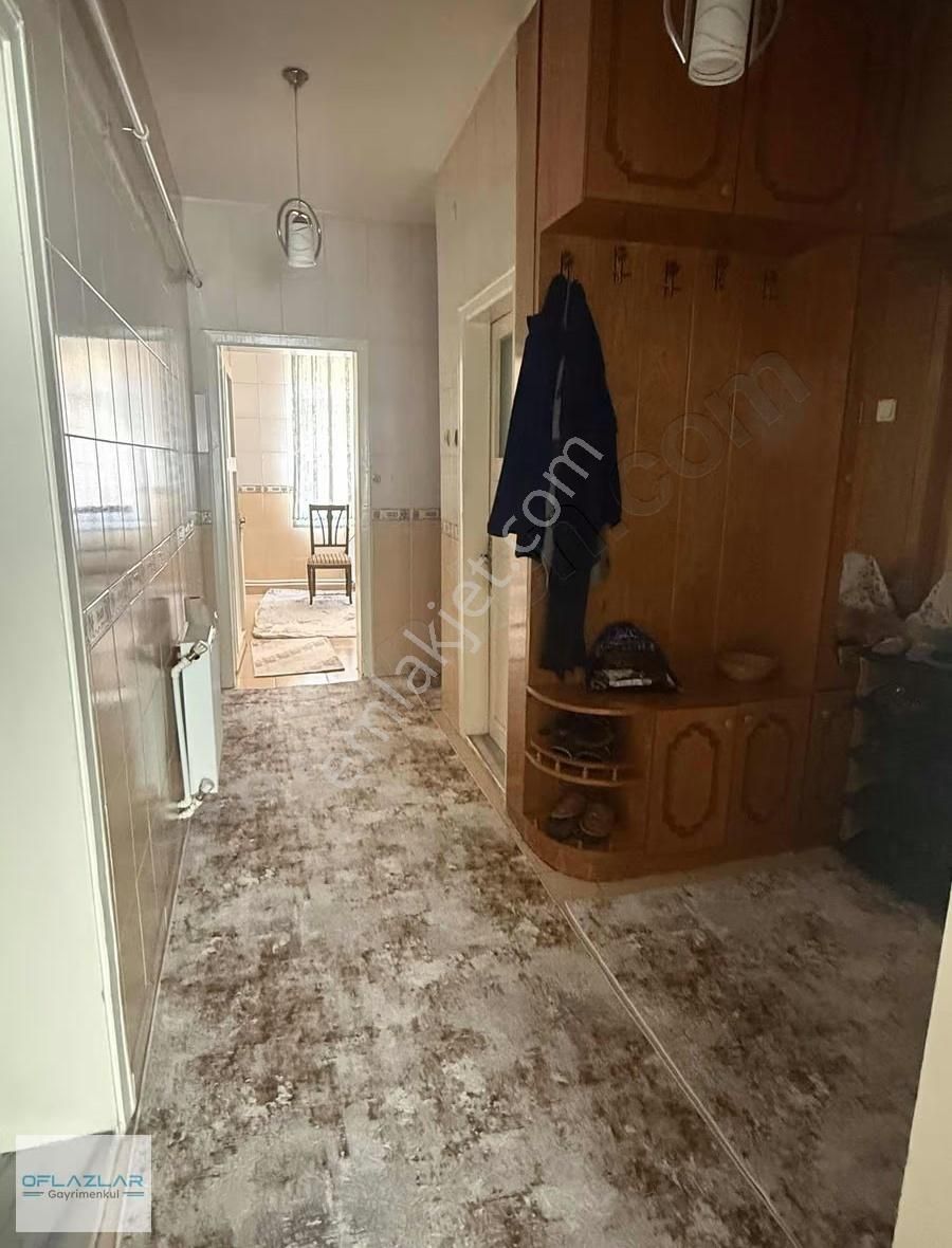 Oflazlar'dan Nakipoğlu Mahallesinde 4+1 Ara Kat Bakımlı Daire - Görsel 8