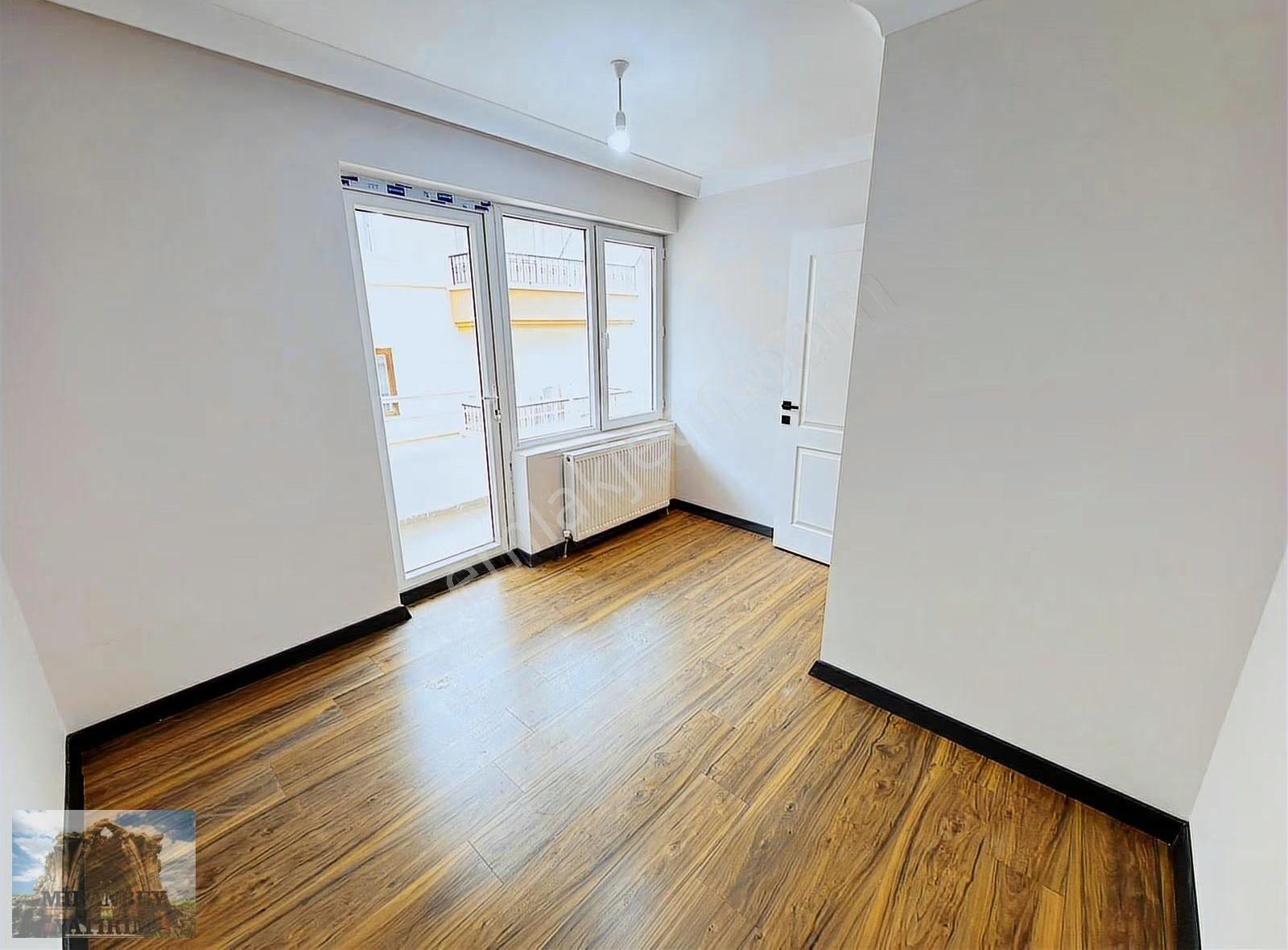 Mutlu Cad. Üzeri Katta Asansörlü Full Yapılı Açık Cepheli 3+1!! - Görsel 8
