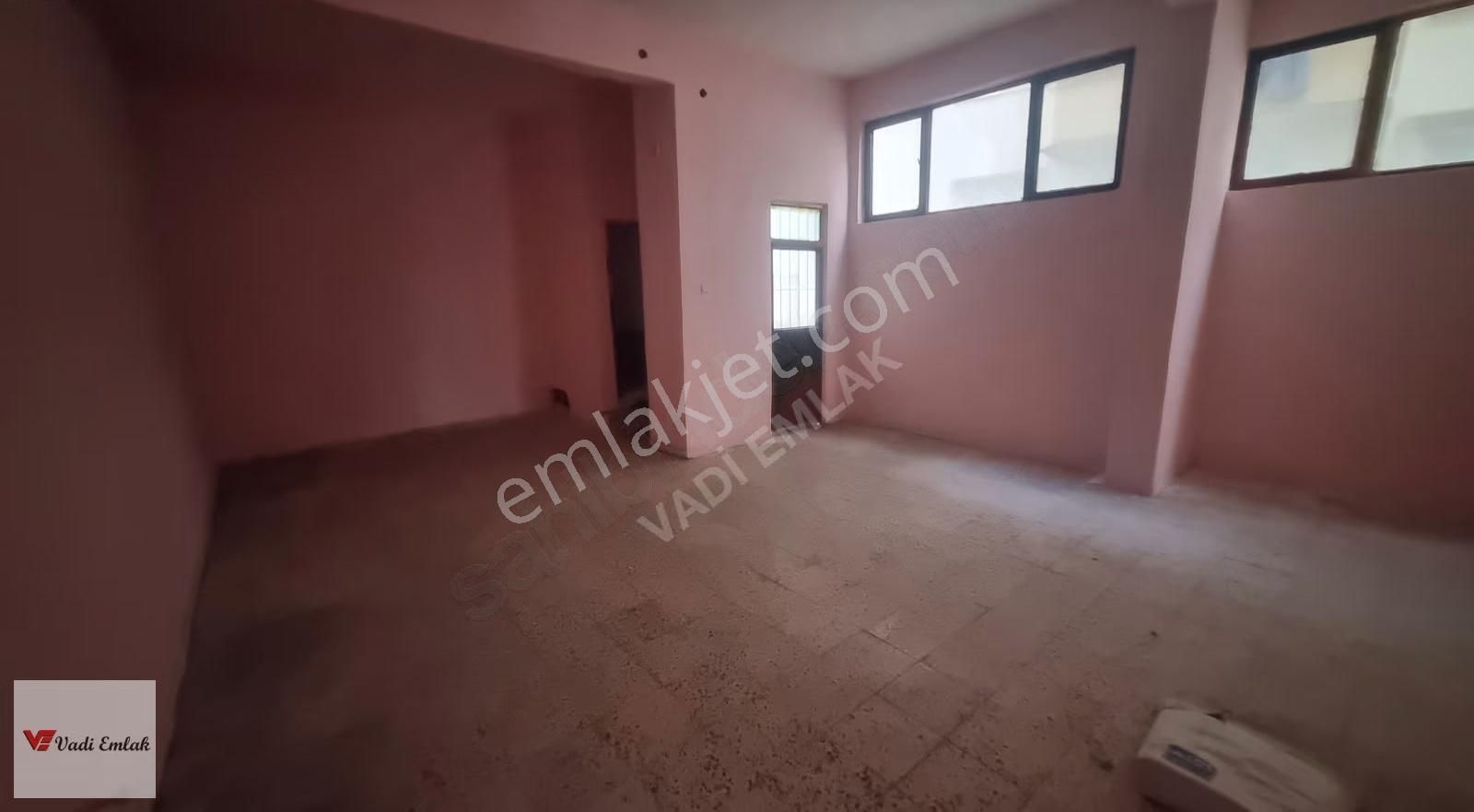 Vadi Emlak'tan Kümbet'te Ana Cadde Üzeri Kiralık Dükkan - Görsel 18