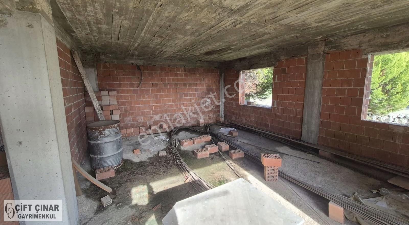 Gülbahçe'de Müstakil Bahçeli Natamam Mükemmel Konumda Villa - Görsel 23