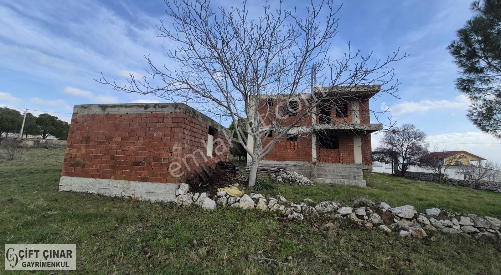 Gülbahçe'de Müstakil Bahçeli Natamam Mükemmel Konumda Villa - Görsel 19