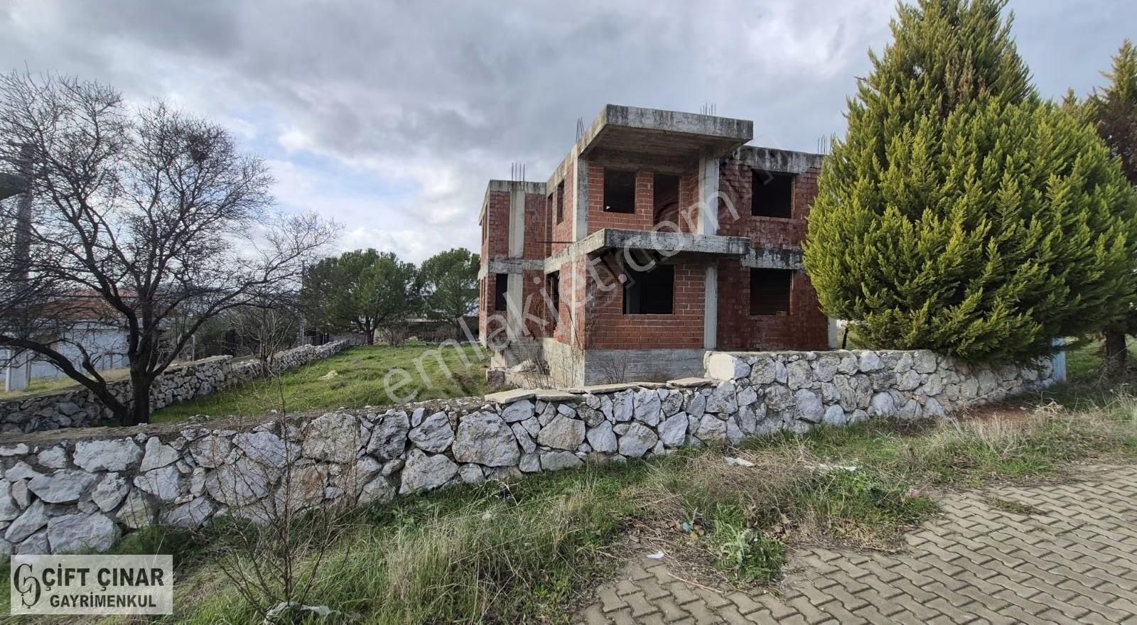 Gülbahçe'de Müstakil Bahçeli Natamam Mükemmel Konumda Villa - Görsel 31