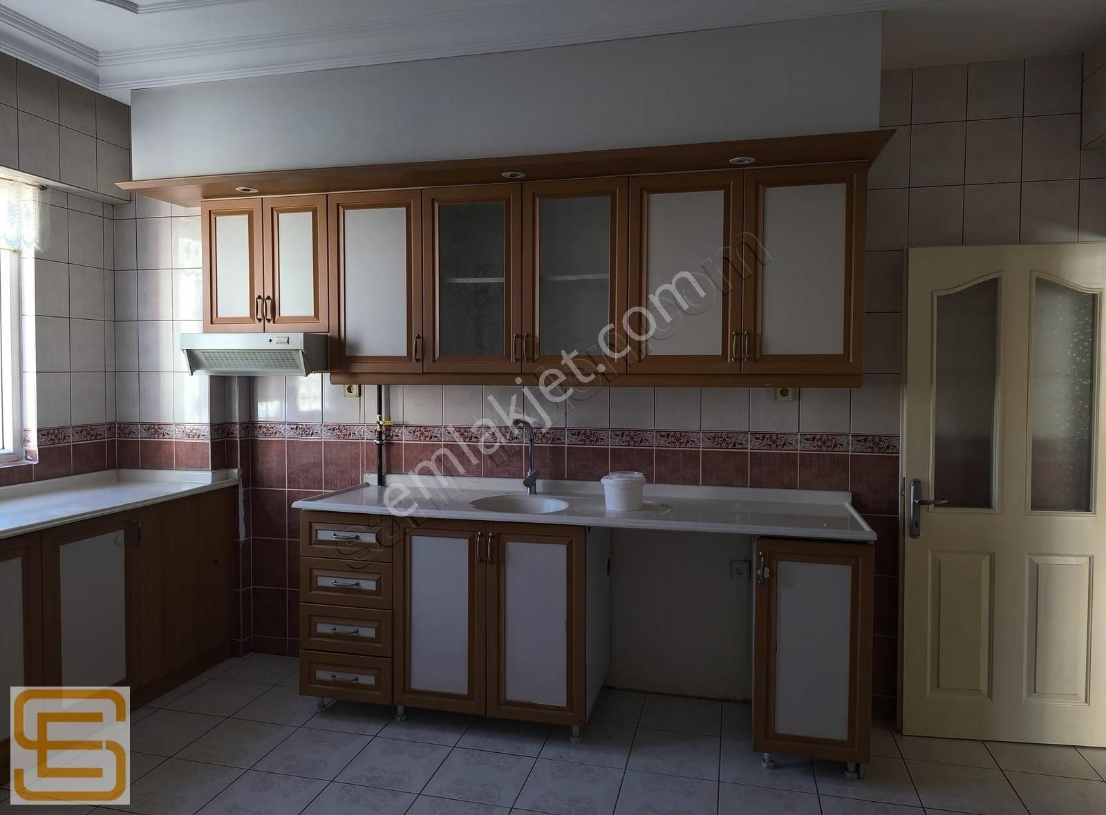 Bayındır Mahallesinde Geniş Kiralık 3+1 Daire - Görsel 7