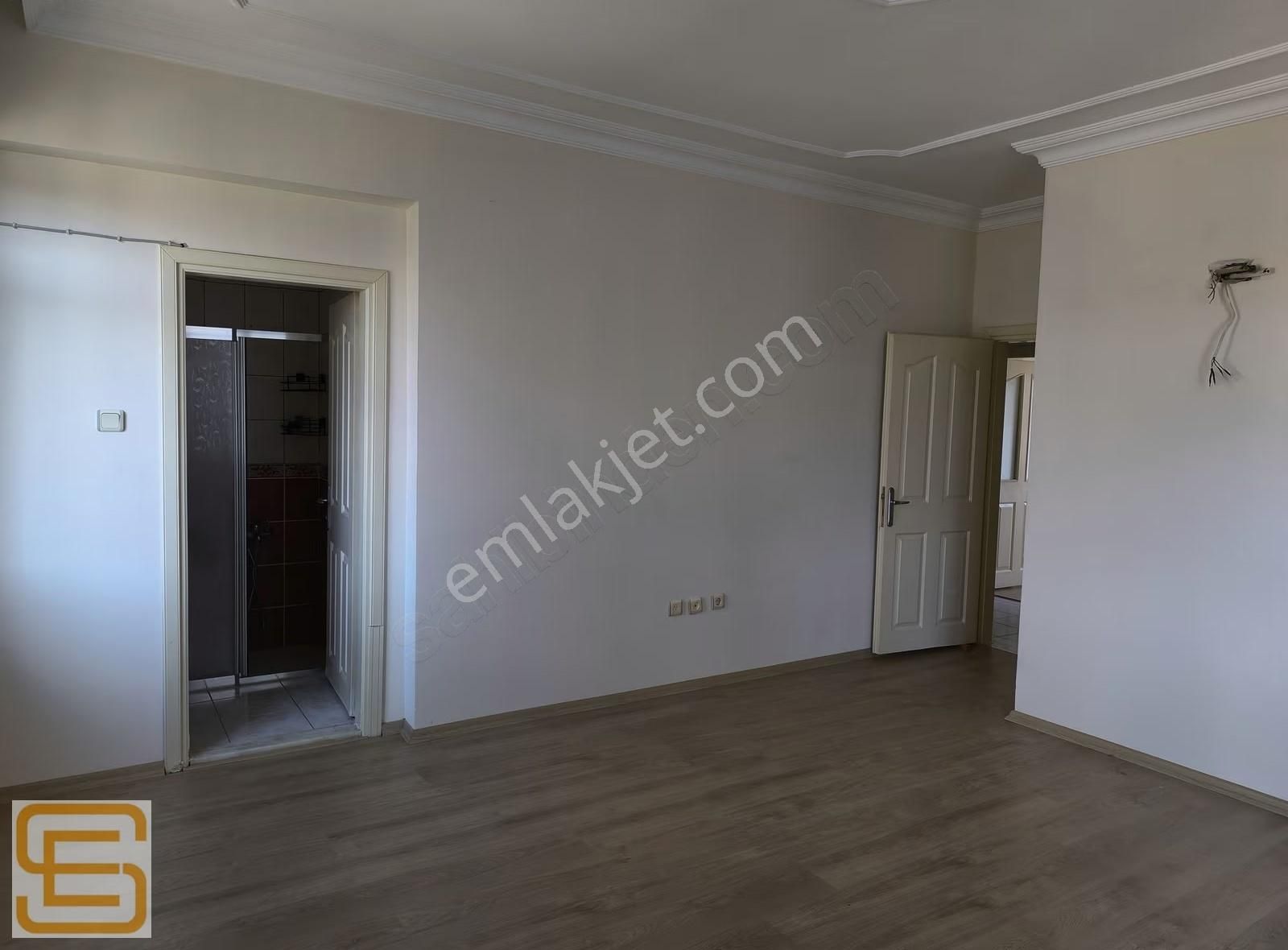 Bayındır Mahallesinde Geniş Kiralık 3+1 Daire - Görsel 2