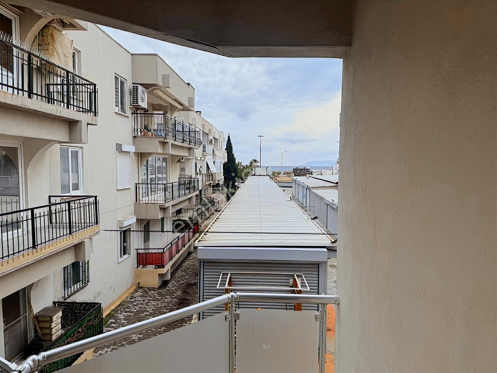 520 Gayrimenkulden Denize Sıfır Konumda 2+1 Daire Satılık - Görsel 6