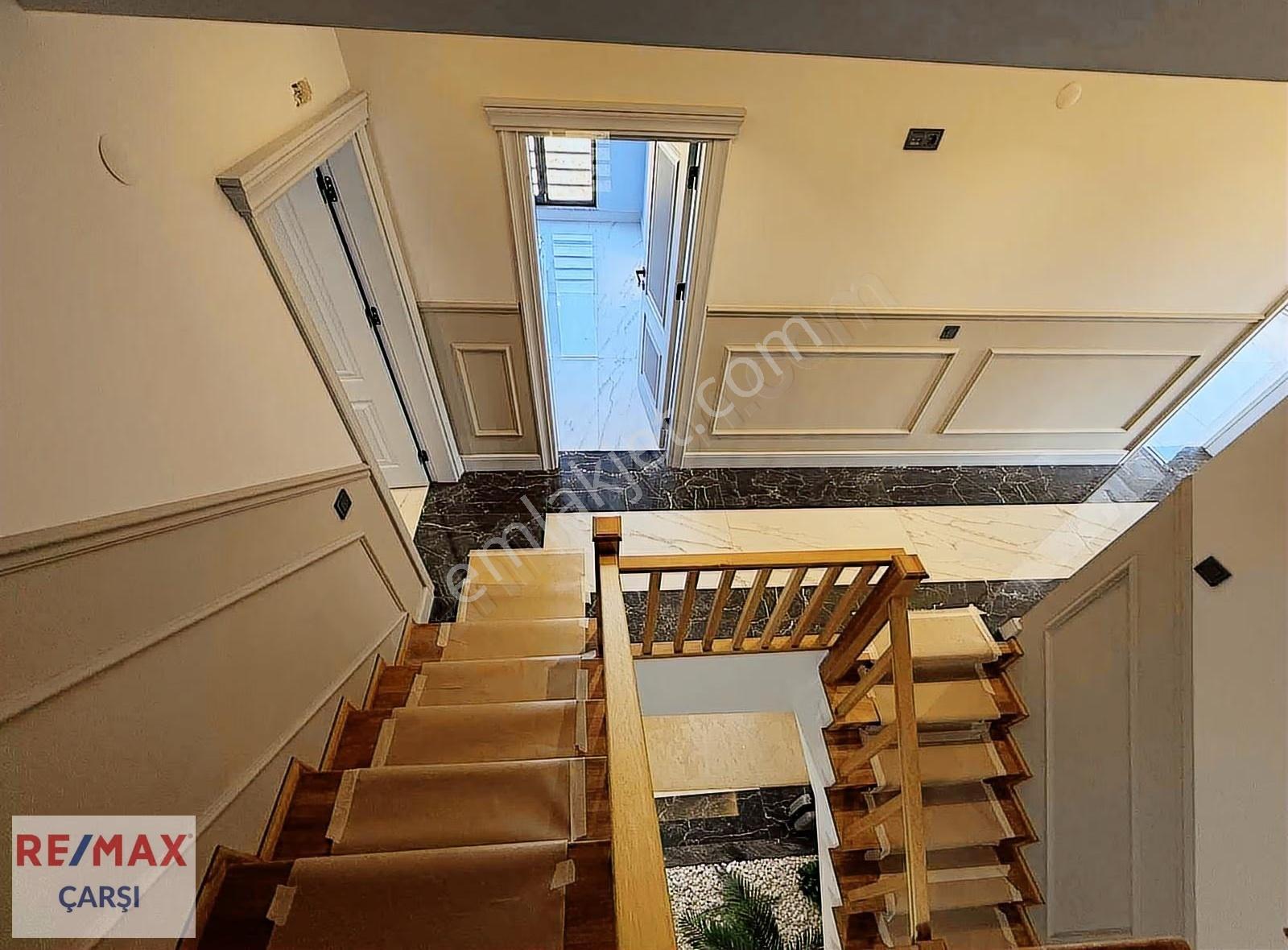 Başiskele Merkezde 6+1 Sıfır Satılık Villa - Görsel 19