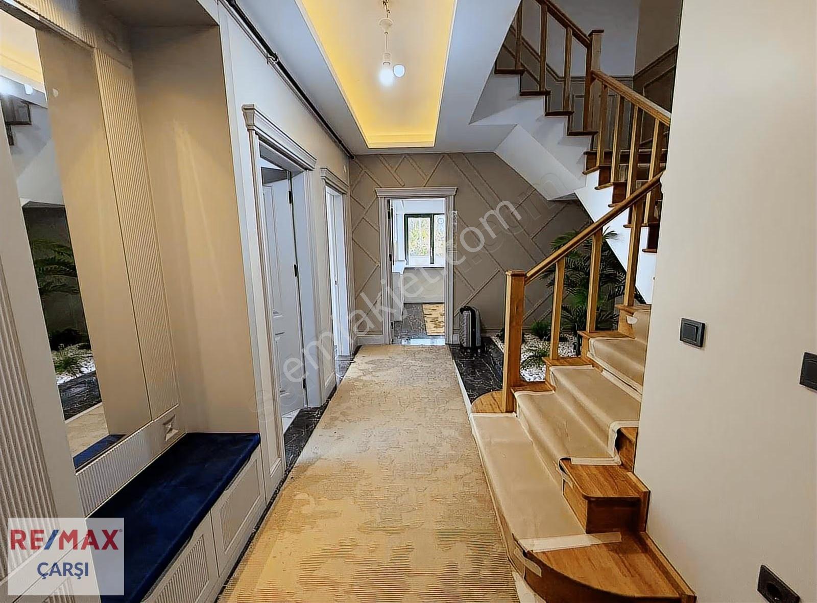 Başiskele Merkezde 6+1 Sıfır Satılık Villa - Görsel 16