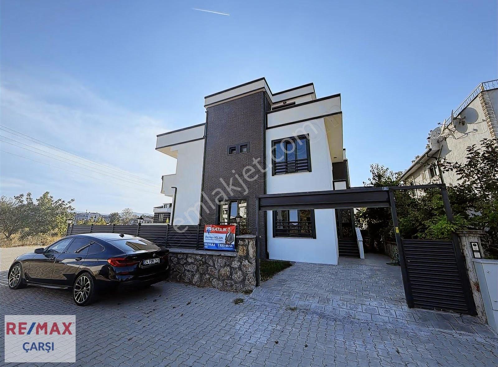 Başiskele Merkezde 6+1 Sıfır Satılık Villa - Görsel 4