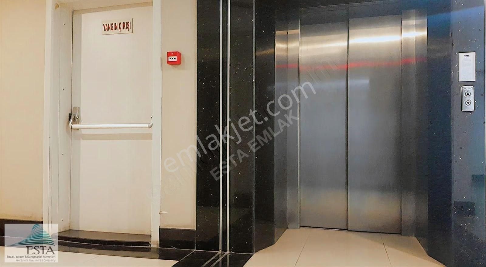 Bayraklı'da İtfaiye Onaylı Plazada Kiralık 75m2 Ofis 2+1 - Görsel 5