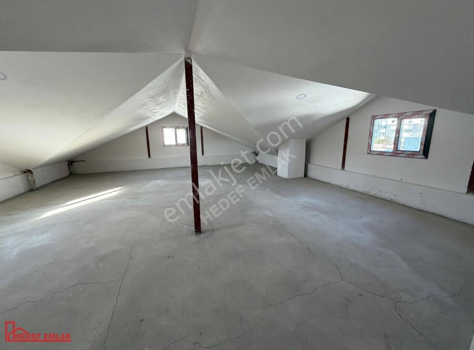 Hedef Emlaktan Eğriköprüde Lüx Villa - Görsel 13