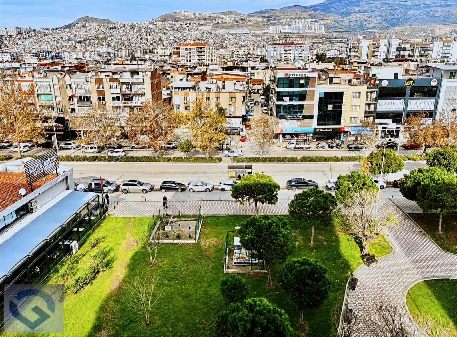 Mansuroğlunda Muhteşem Lokasyon Özel Tasarım Fırsat 4+1 - Görsel 17