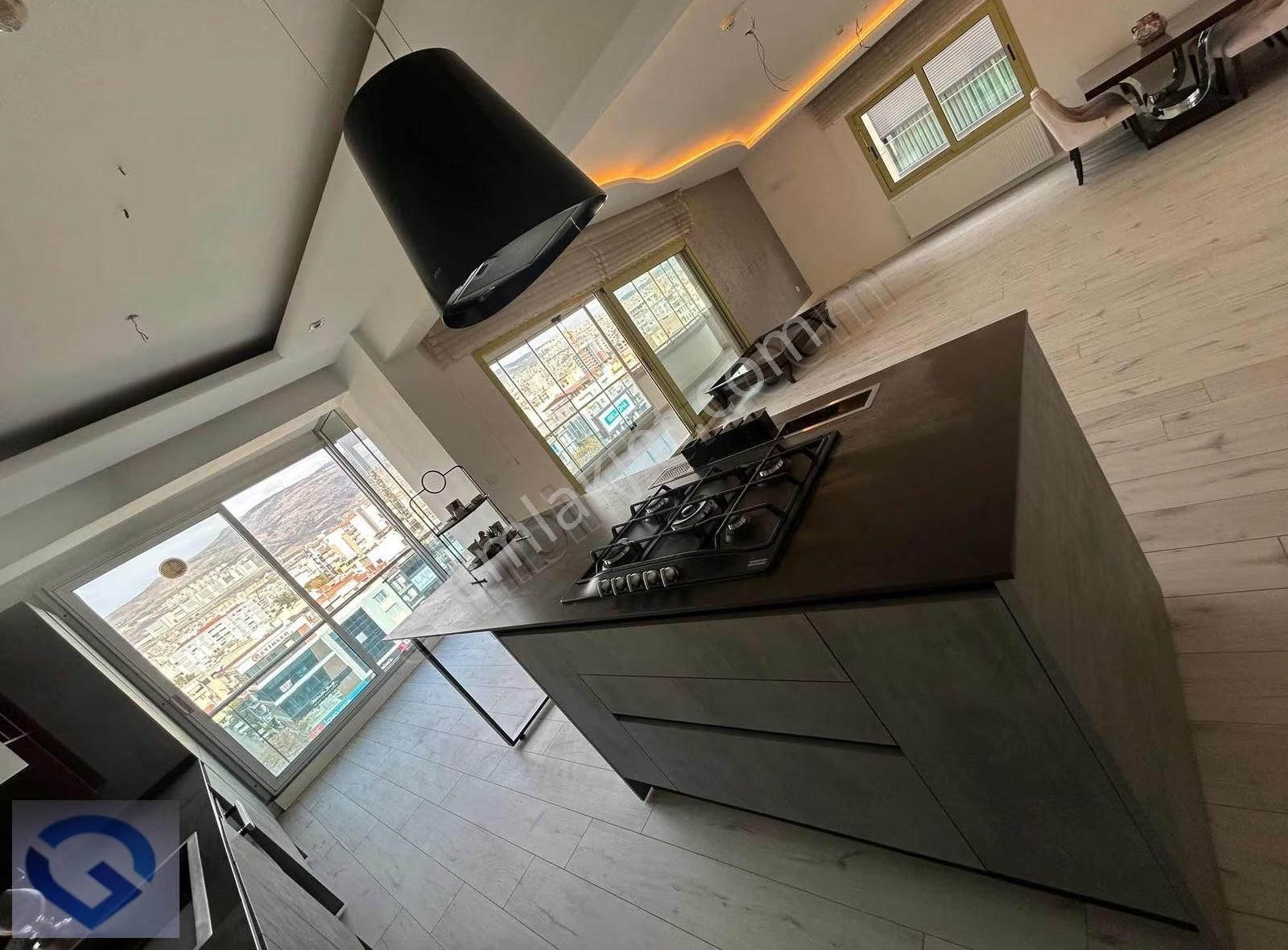 Mansuroğlunda Muhteşem Lokasyon Özel Tasarım Fırsat 4+1 - Görsel 11