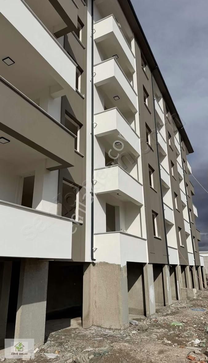 Zirve Emlak Satıyorr Hastane Yol Üzeri Sıfır Lüx 1+1 Daireler - Görsel 11