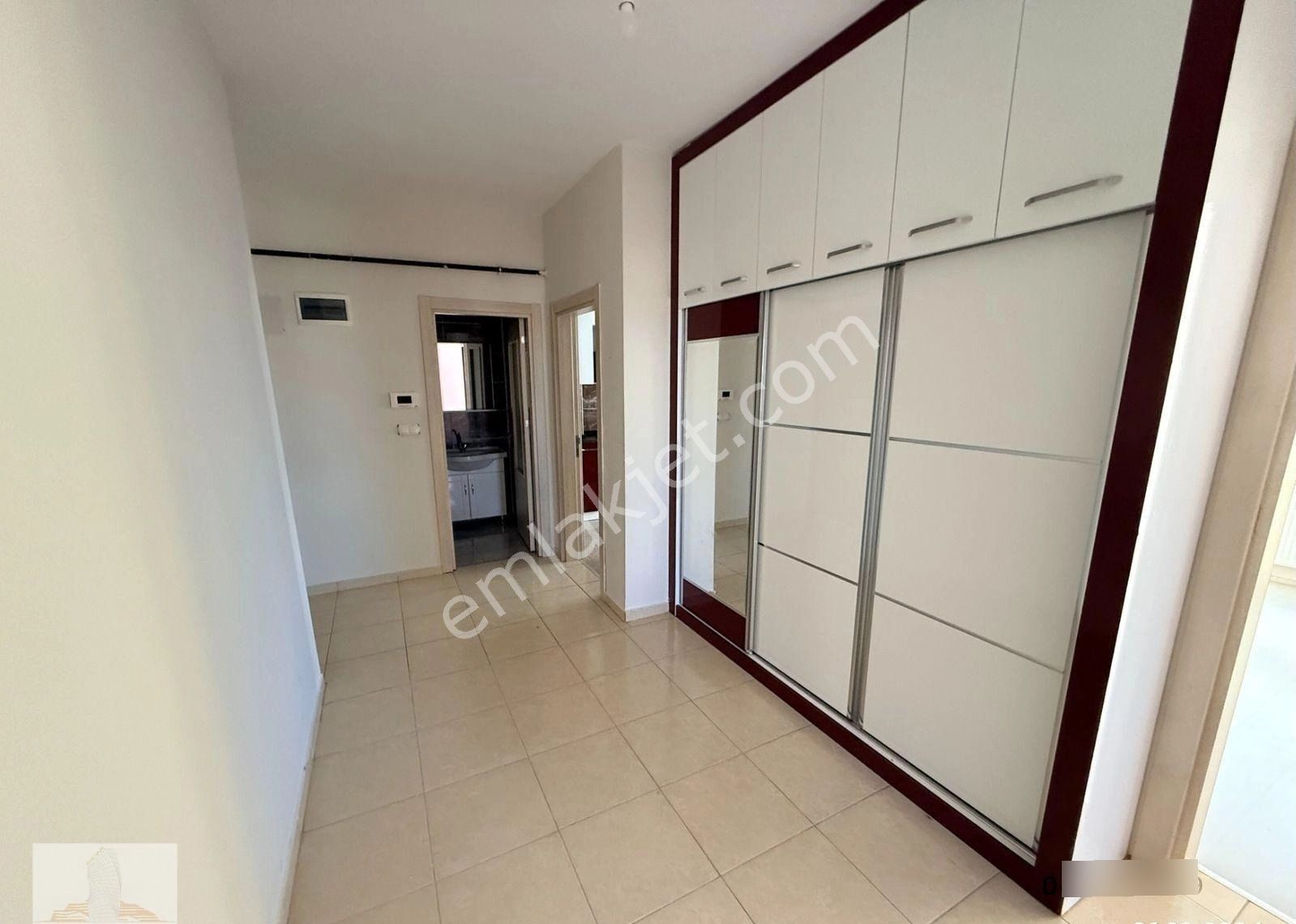 Uğur Emlak'tan Bosnada Ankastre Mutfaklı 3+1 Yapılı Kiralık - Görsel 3