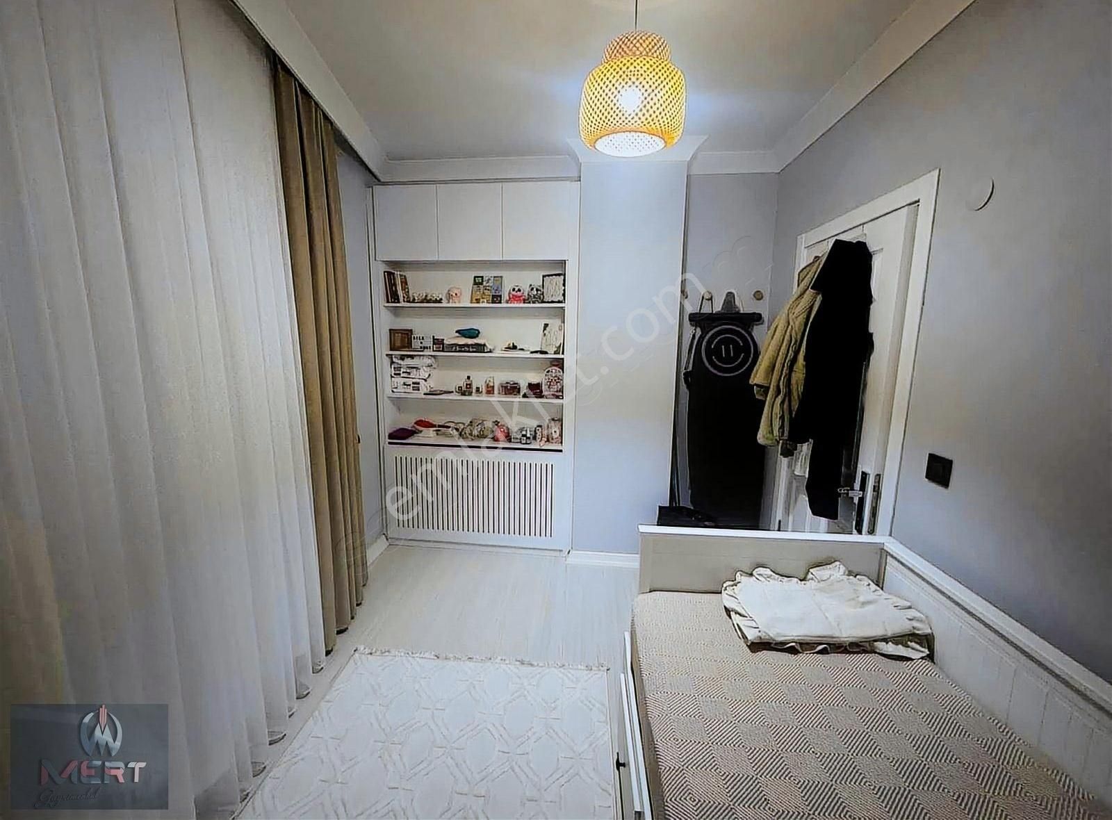 Çatalmeşe'de İskanlı Özel Dolaplı Satılık 2+1 Ara Kat Daire - Görsel 24