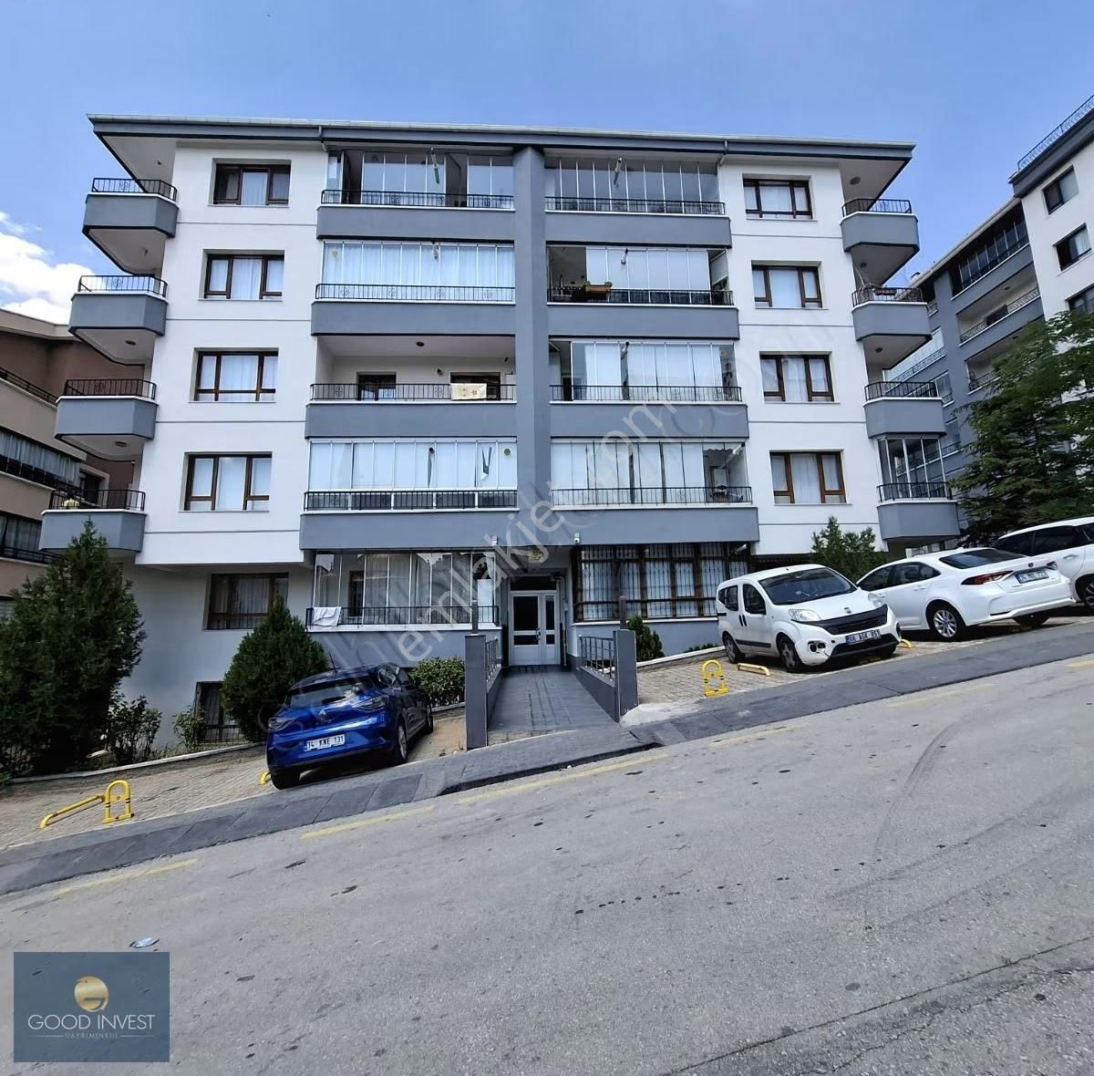 Çankaya Karapınar Mahallesinde Satılık 4+1 Daire