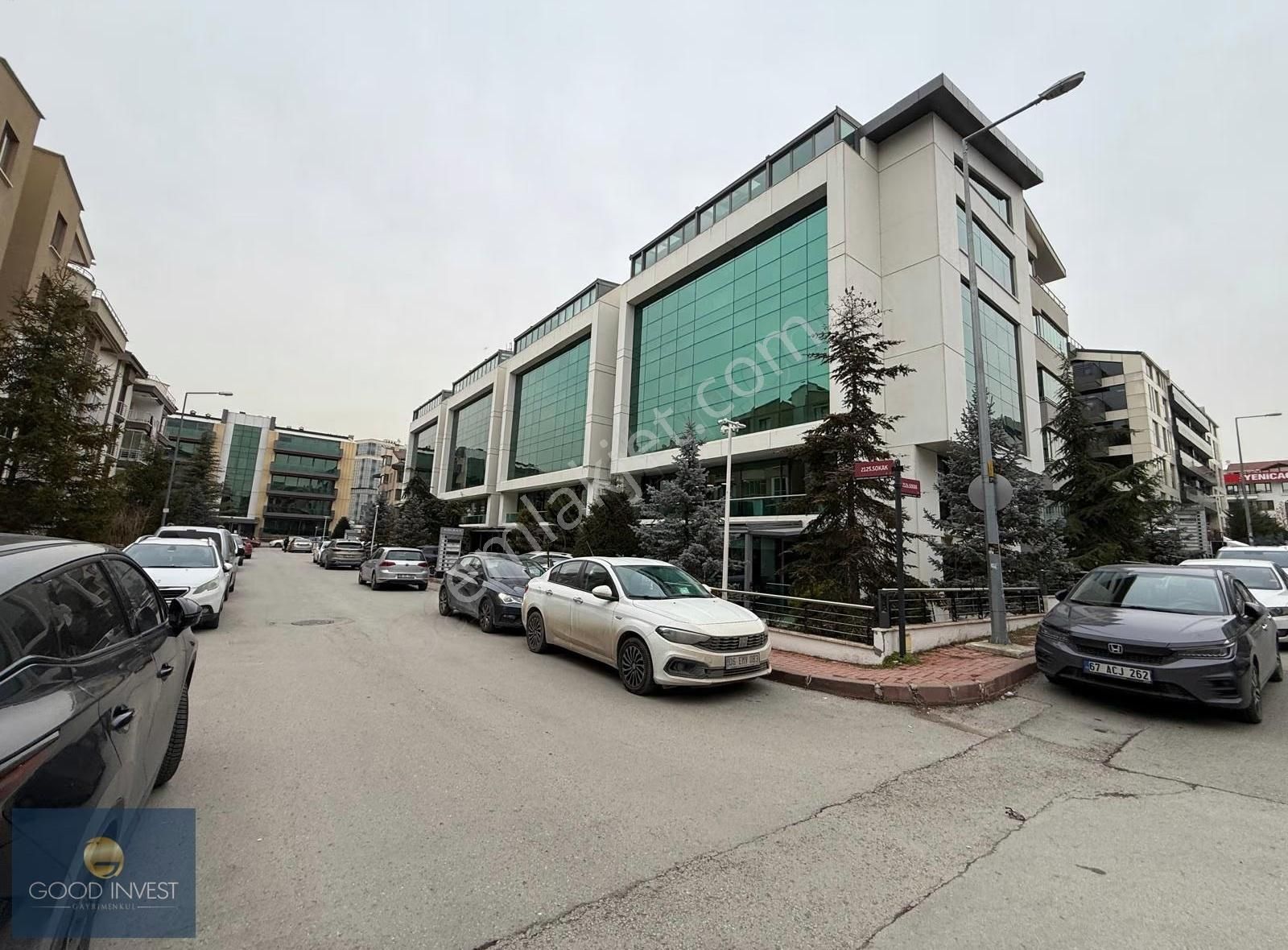 Çankaya Mustafa Kemal Mahallesi 140 M2 3+1 Satılık Büro Ofis