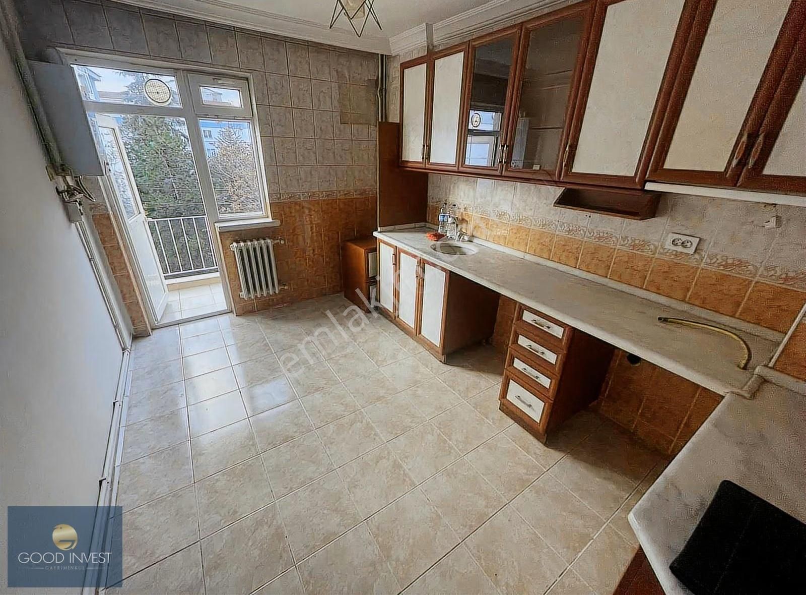 Metroya Yürüme Mesafesinde Ara Kat Kiralık 3+1 - Görsel 13