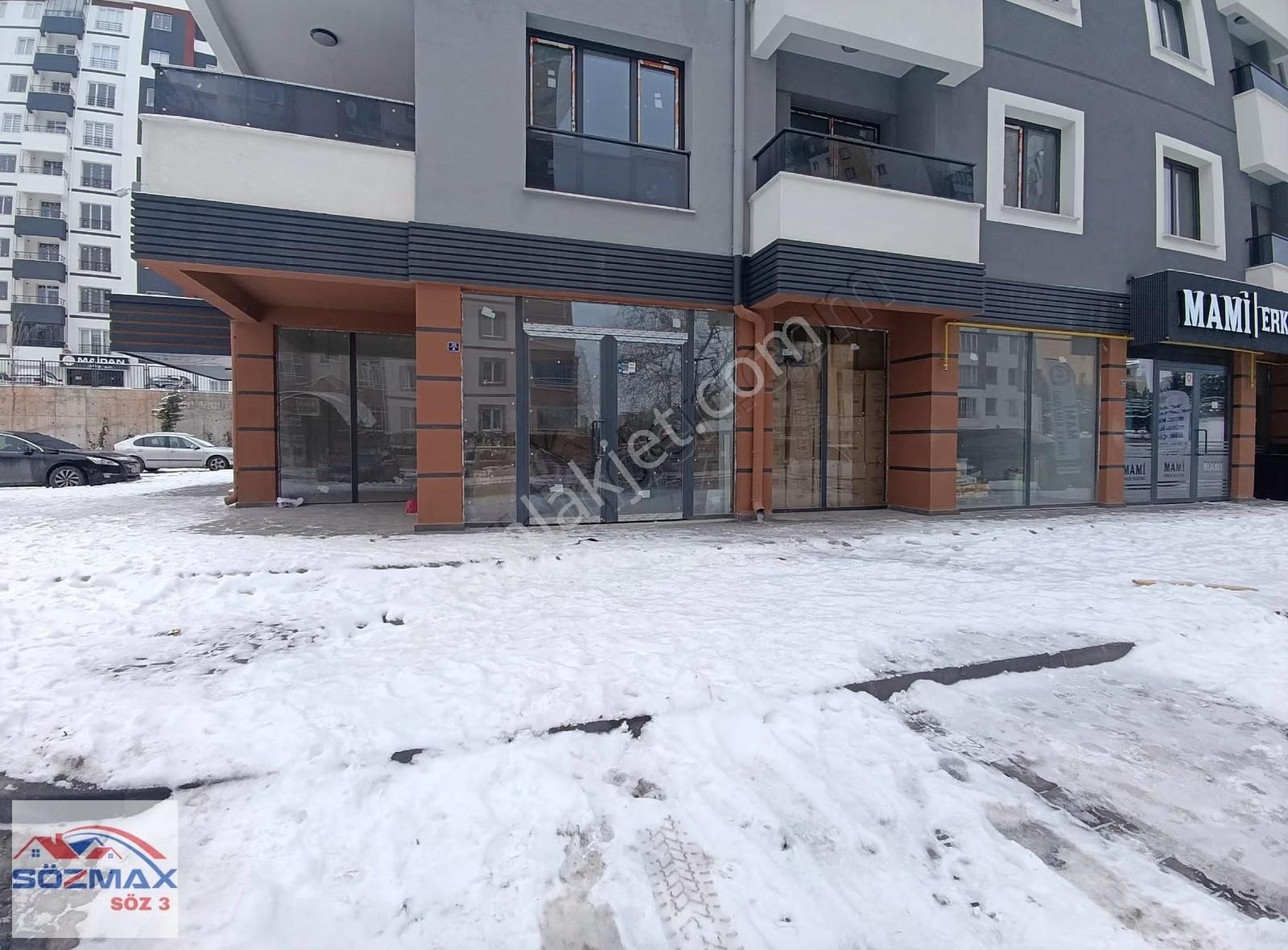 Küçük Ali'de Geniş Cephe Hazır Sıfır Satılık Dükkan - Görsel 4