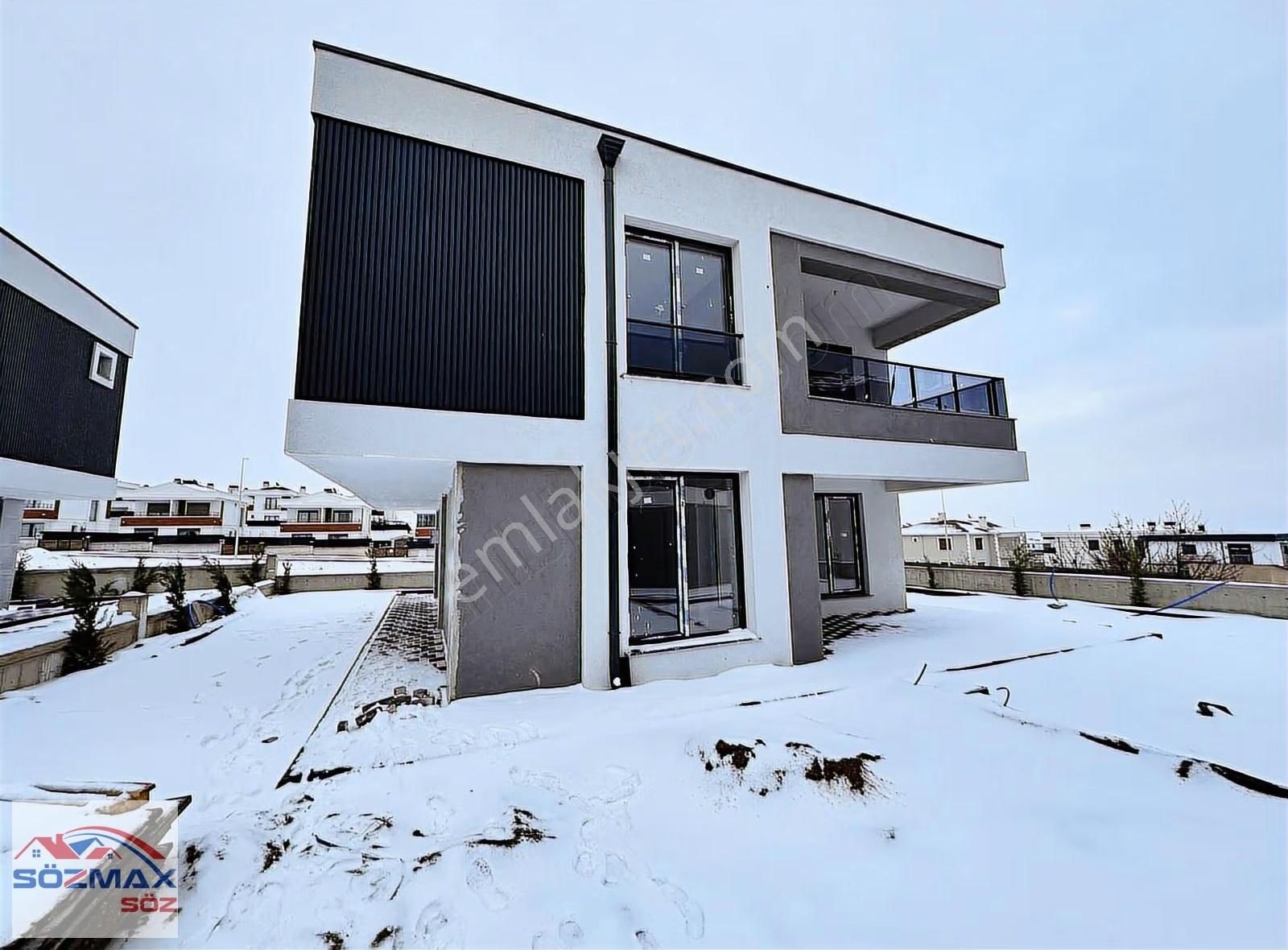 Dört Mevsim Oturuma Uygun Erkilet Sıfır Villa - Görsel 26