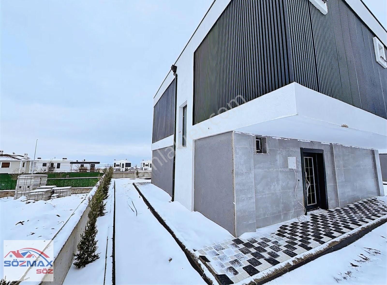 Dört Mevsim Oturuma Uygun Erkilet Sıfır Villa - Görsel 18