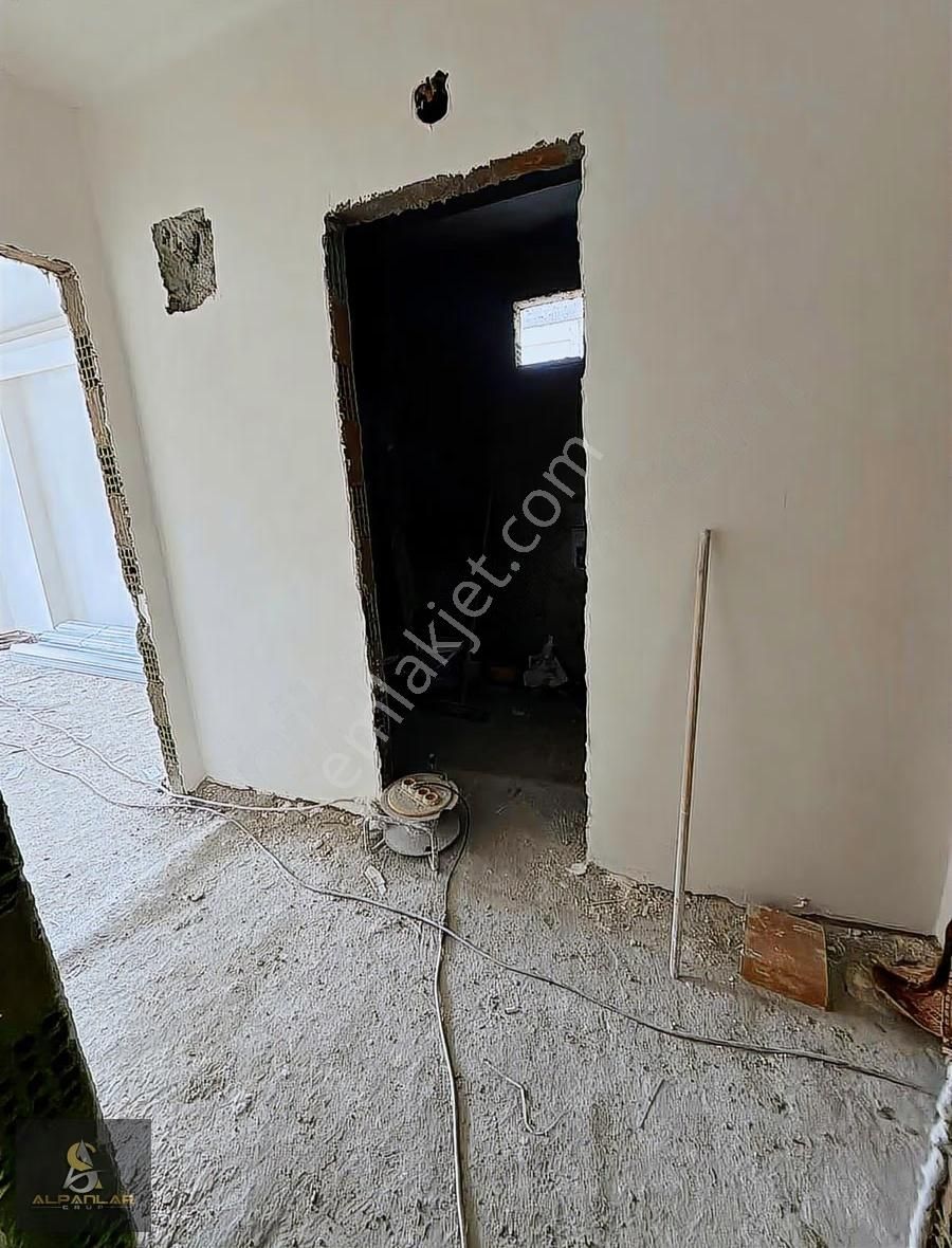 Kanarya'da 1+1 Satılık 65m2 1.inci Kat Sıfır Daire - Görsel 2