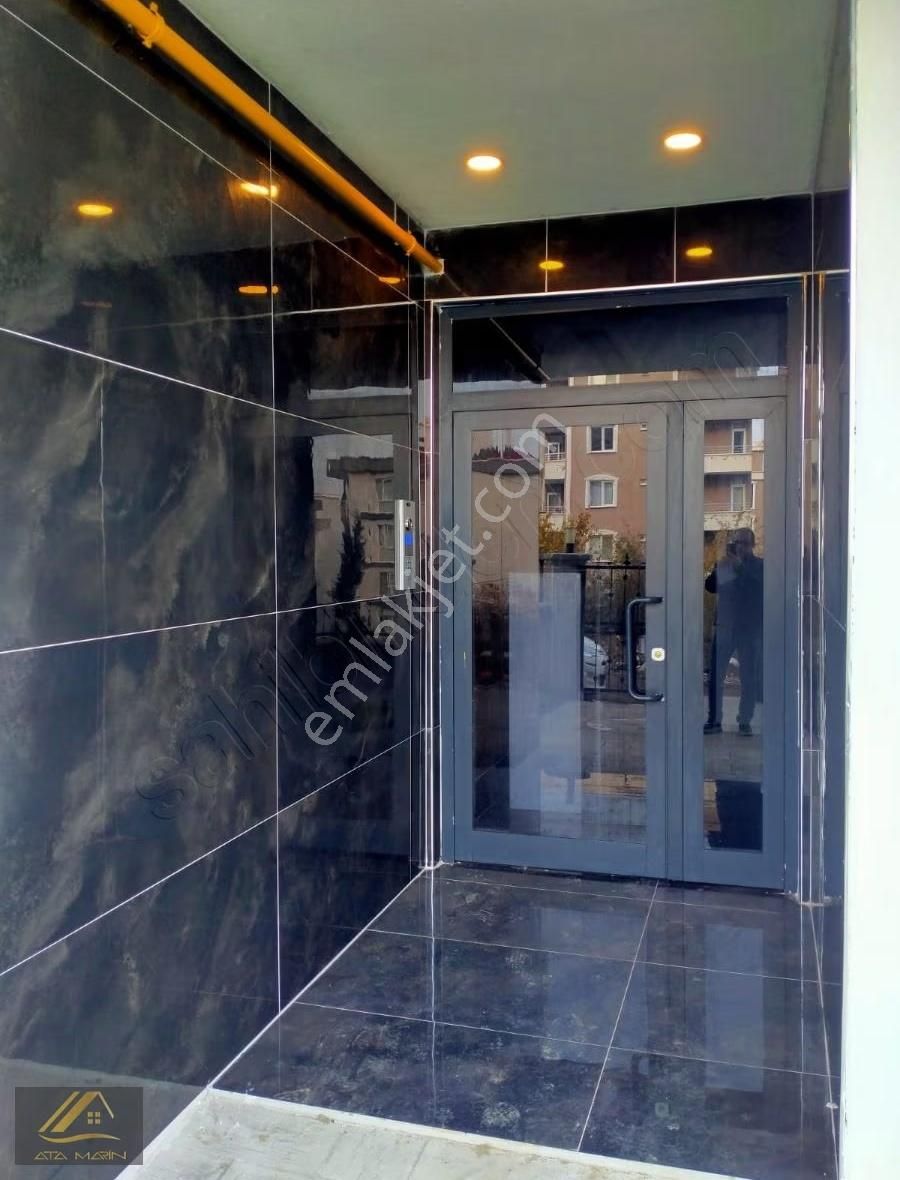 Körfez'de Tramvaya Çok Yakın Sıfır 1+1 Daire - Görsel 15