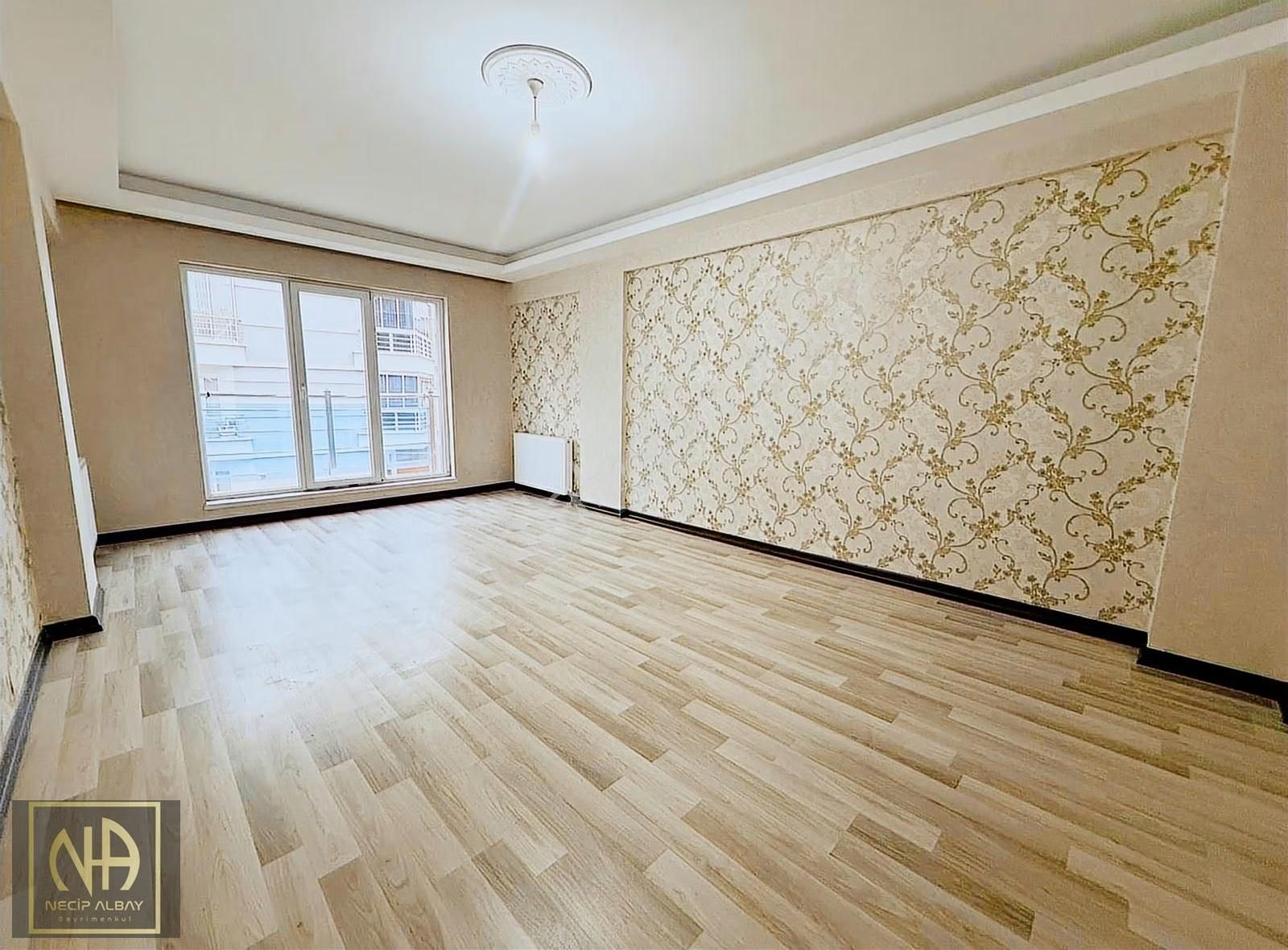 Karakeçili Cd Si Üzerinde 3+1 Katta Ön Cephe Yeni Bina !!!