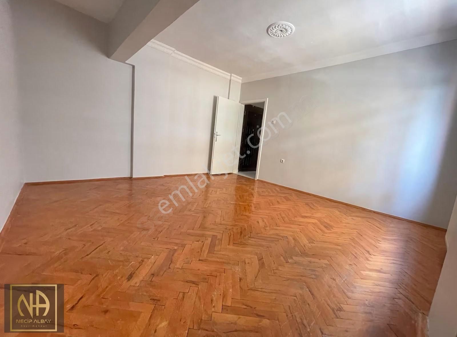 Etlik'te Kaçırılmayacak Fırsat Ön Cephe Ara Kat 3+1 - Görsel 13