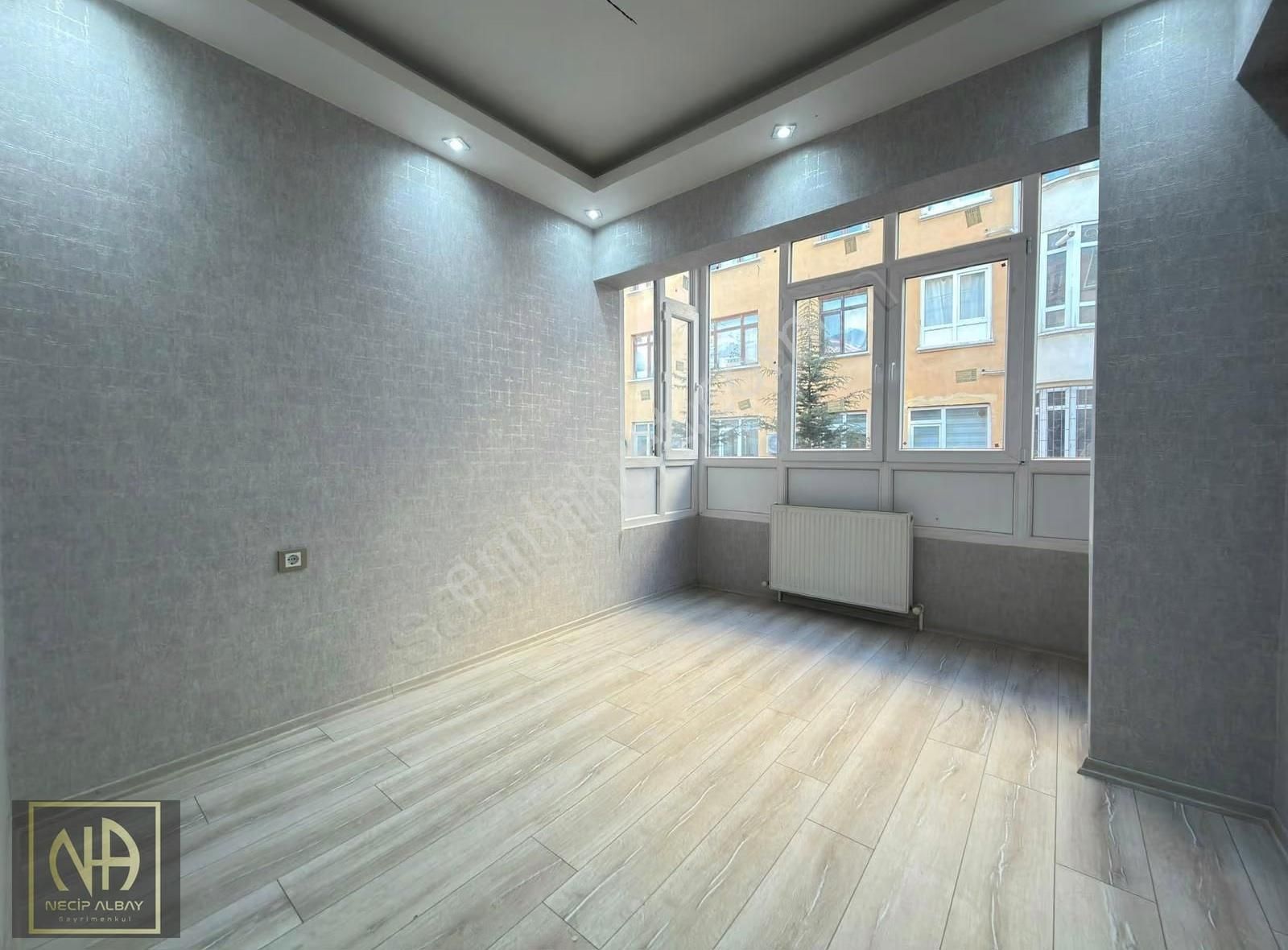 Ayvalı Mahallesin'de Ultra Lüks Yapılı Çift Banyolu Geniş 3+1 - Görsel 9