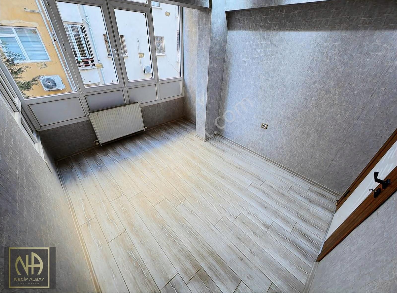 Ayvalı Mahallesin'de Ultra Lüks Yapılı Çift Banyolu Geniş 3+1 - Görsel 25