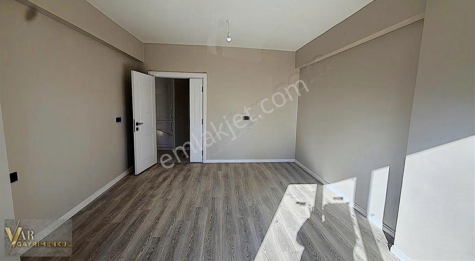 Kapaklı Atatürk Mah Merkezde 3+1 Lüx Ön Cephe İskanlı 0 Daire - Görsel 8