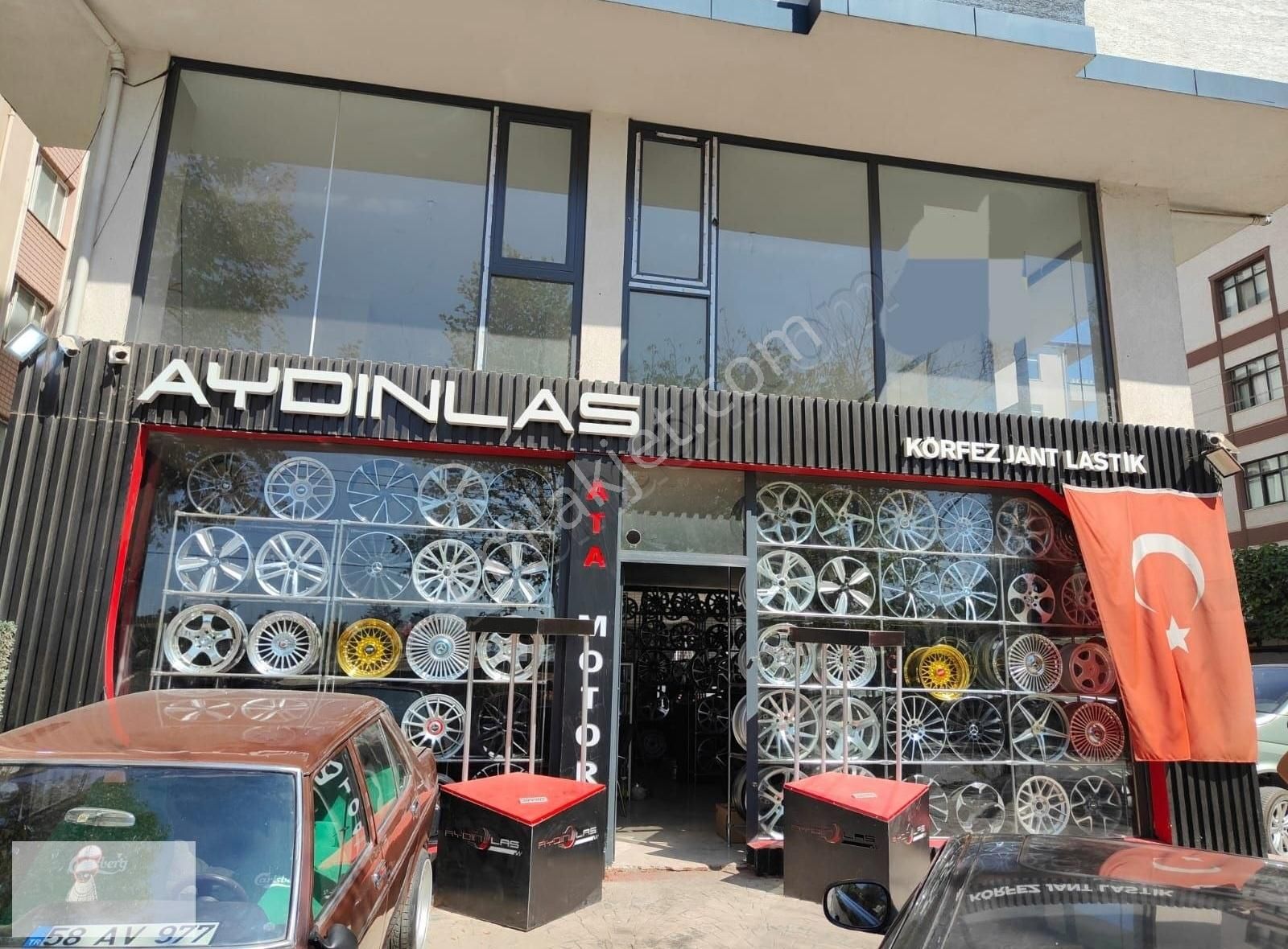 Sultan Orhan Mah.de Cadde Üstü Satılık 600 M2 2 Katlı Dükkan