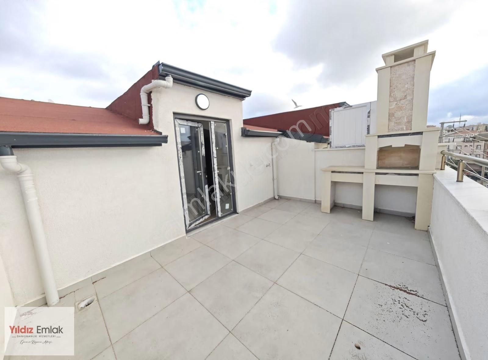 Cadde Üstü Satılık 4+1 Asansörlü Üst Dublkes İki Aileye Uygun - Görsel 14