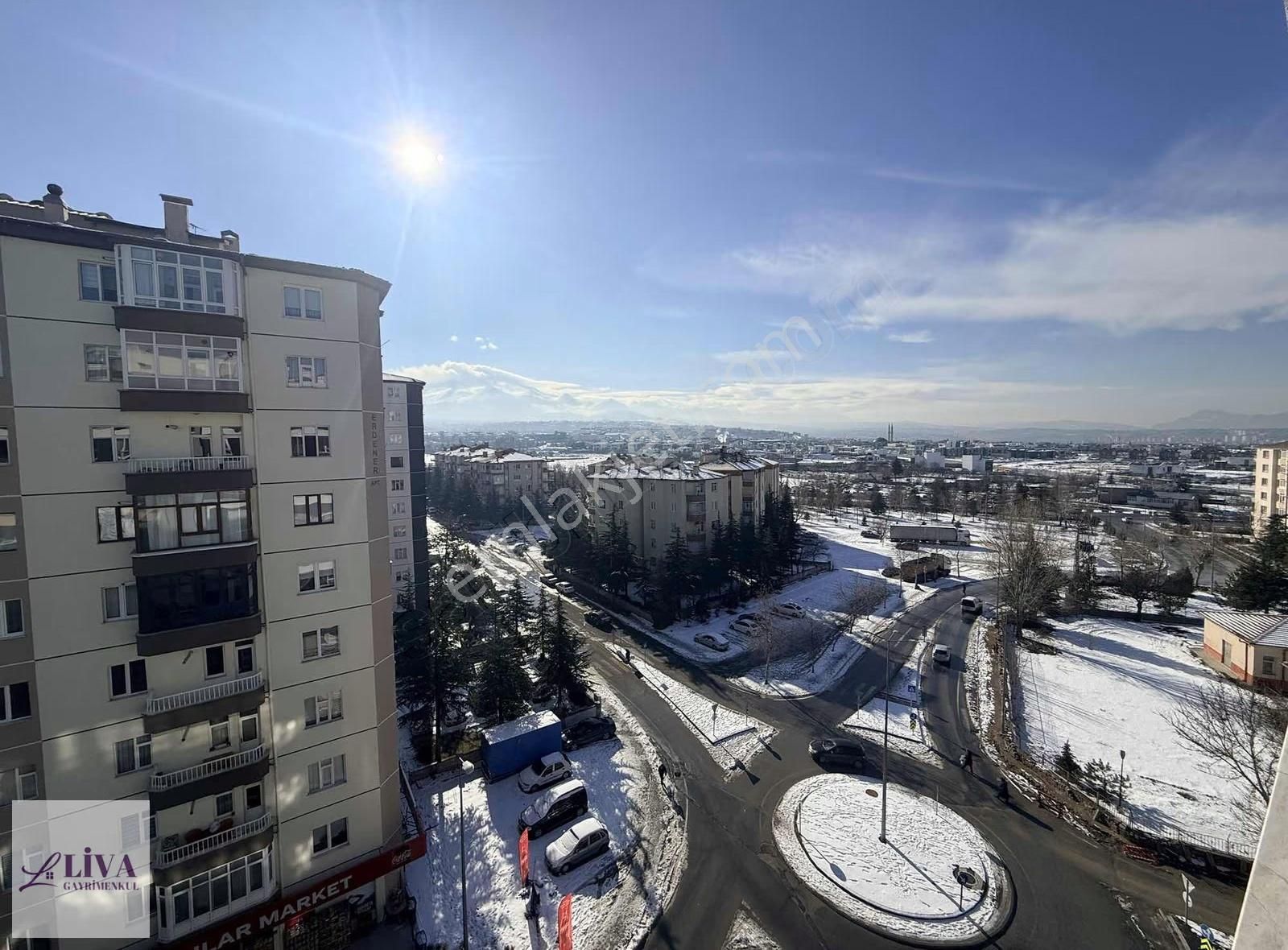 Liva'dan Bahçelievler'de Harika Konumda 3+1 Kiralık Daire - Görsel 25