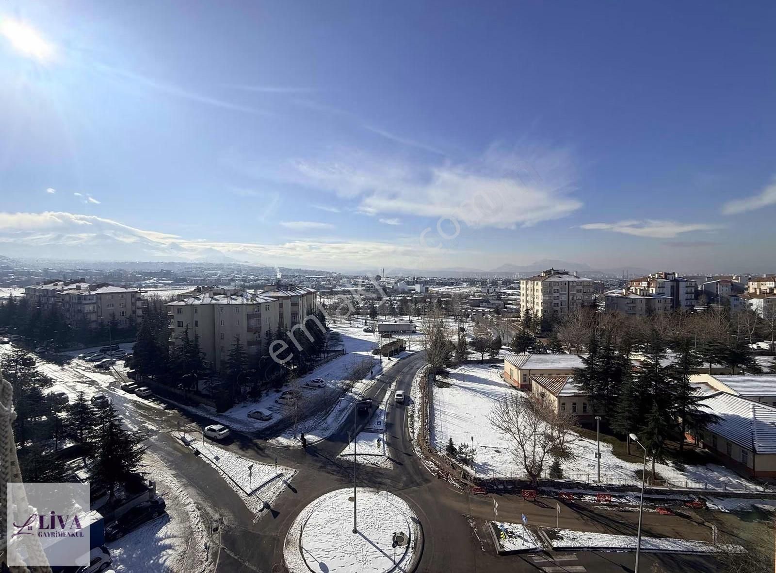 Liva'dan Bahçelievler'de Harika Konumda 3+1 Kiralık Daire - Görsel 8