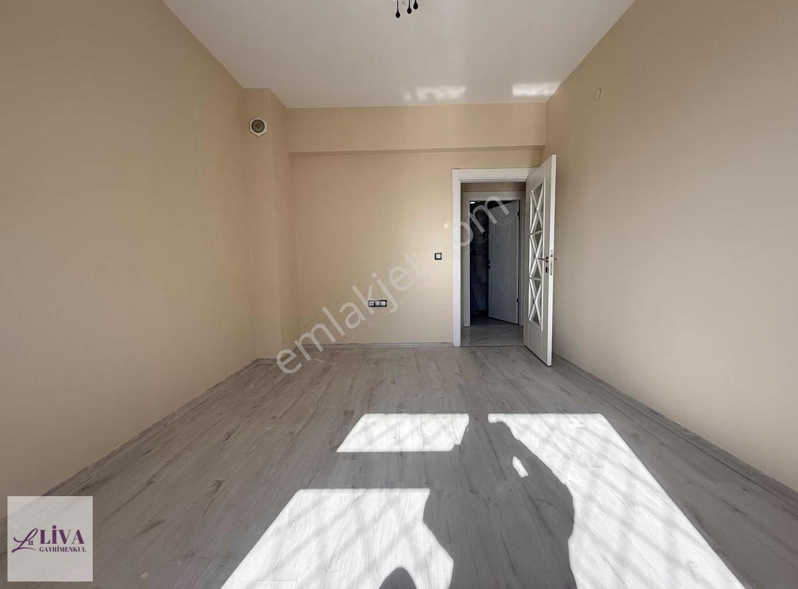 Liva'dan Bahçelievler'de Harika Konumda 3+1 Kiralık Daire - Görsel 18