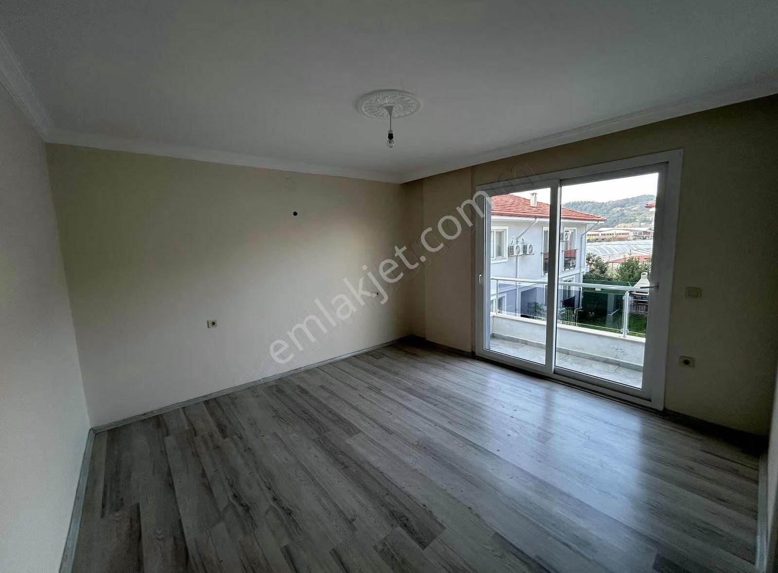 Gizemli Emlaktan Satılık 3+1 Ebeveyn Banyolu Ara Kat Daire - Görsel 13