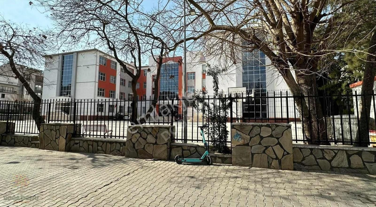 Doğa Dostu'ndan Karşıyaka Ortaokulu Yanı Geniş 3+1