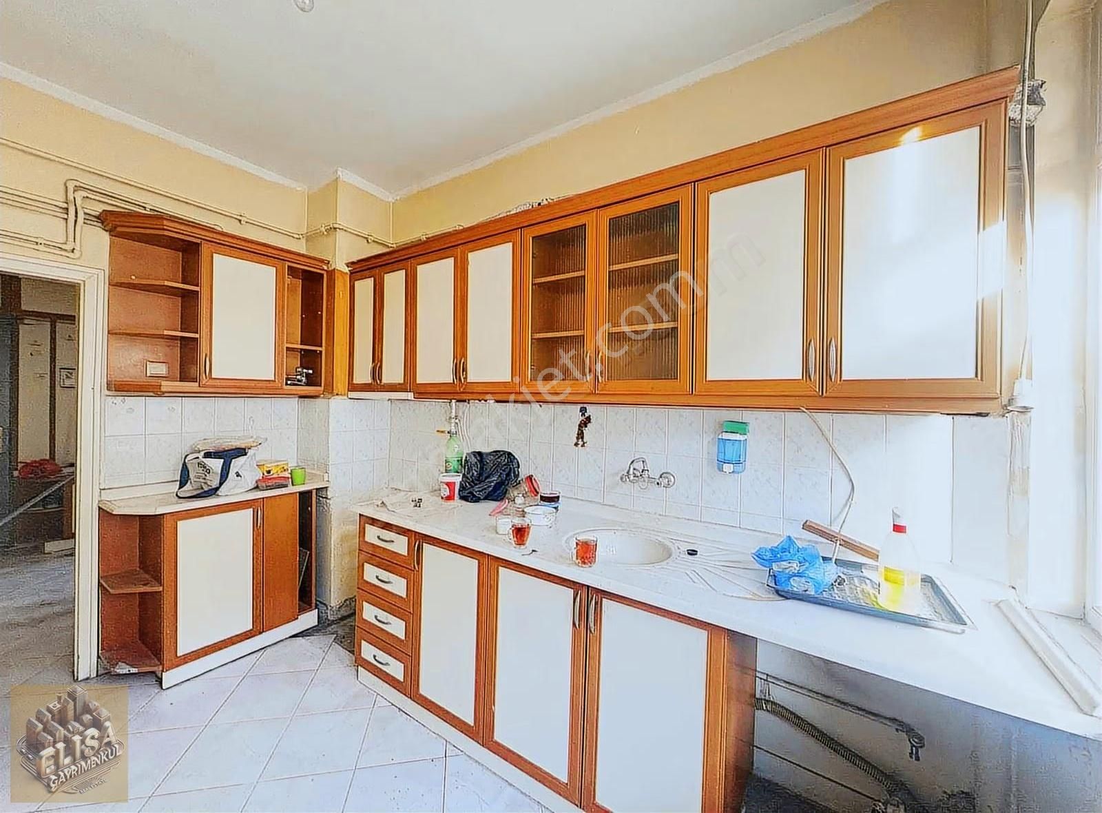 Elisa Gyo'dan Fuzuli Caddesinde 2+1 Kombili Kiralık Daire