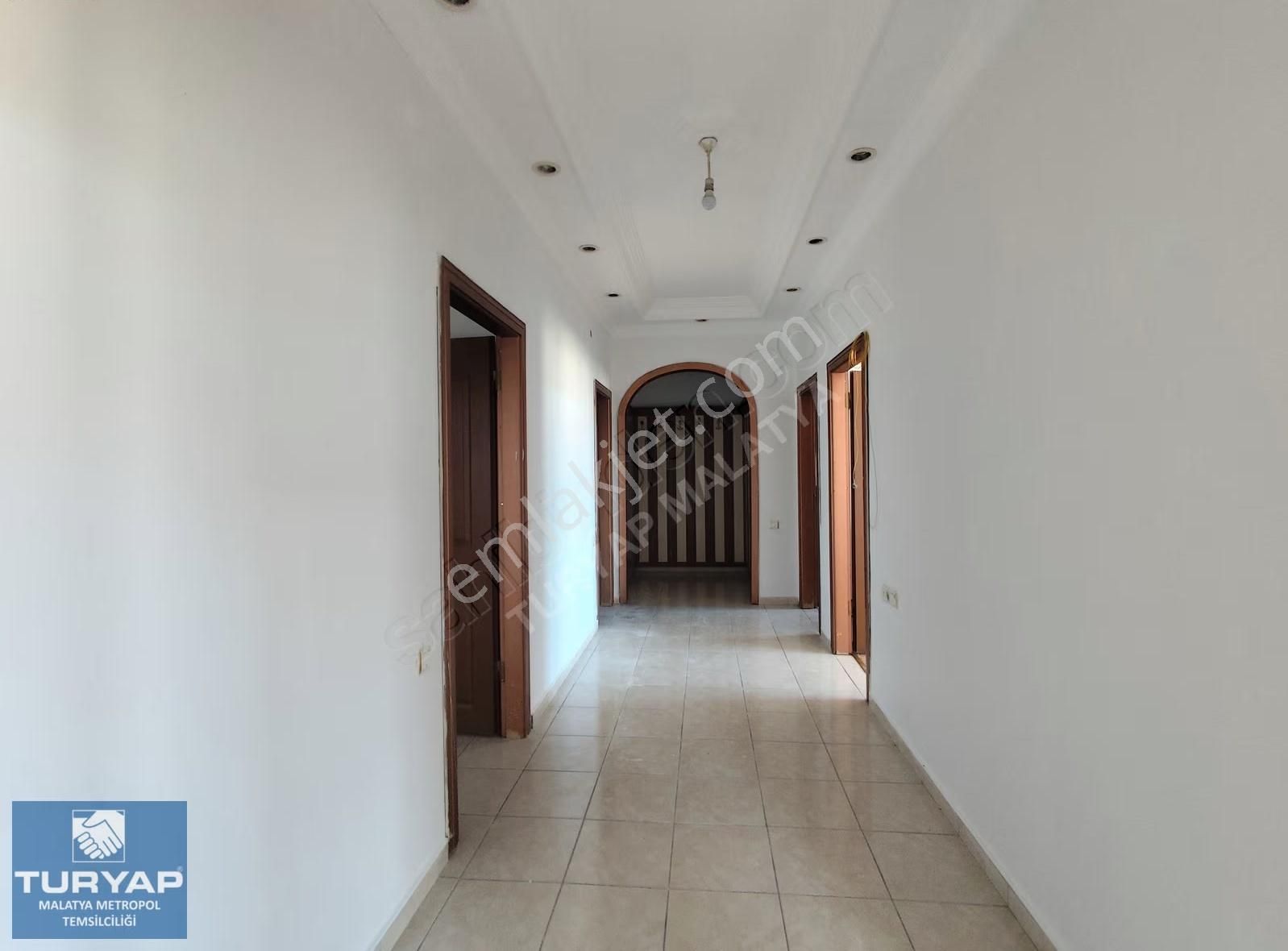Turyap Metropol'den Çöşnükte Site İçerisinde Kiralık 3+1 Daire - Görsel 3